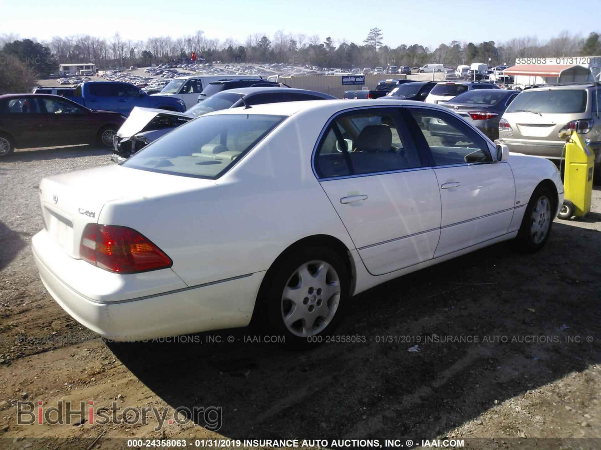 2001 LEXUS LS - VIN: JTHBN30F510014010 - Photo 4