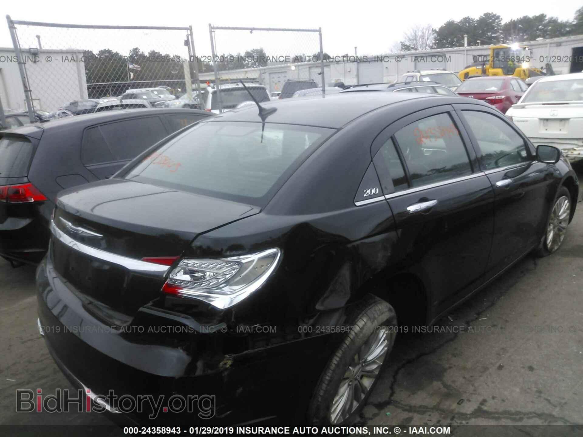 2011 CHRYSLER 200 - VIN: 1C3BC2FB7BN600190 - Фото 4