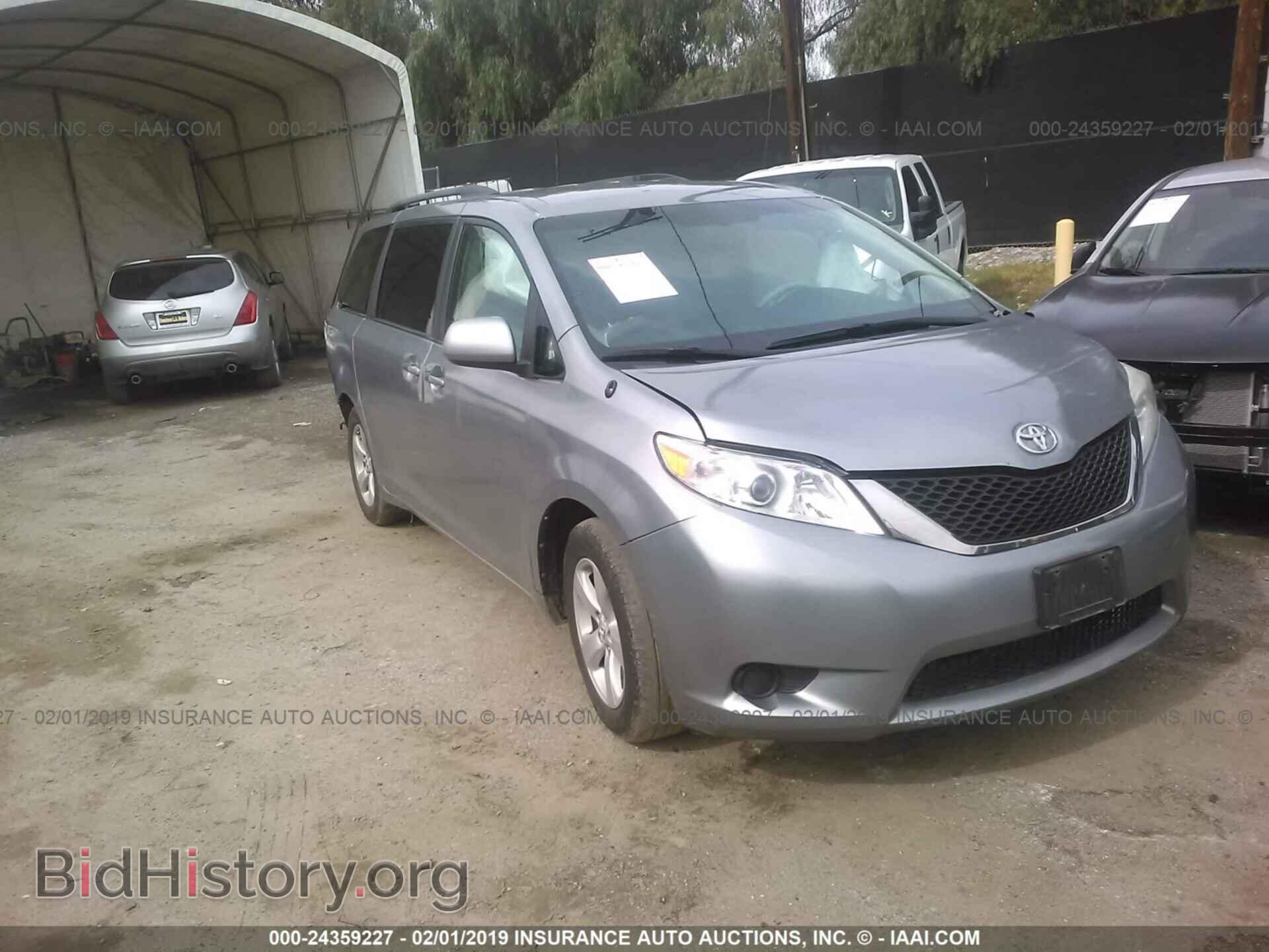 Photo 5TDKK3DC1CS239809 - TOYOTA SIENNA 2012