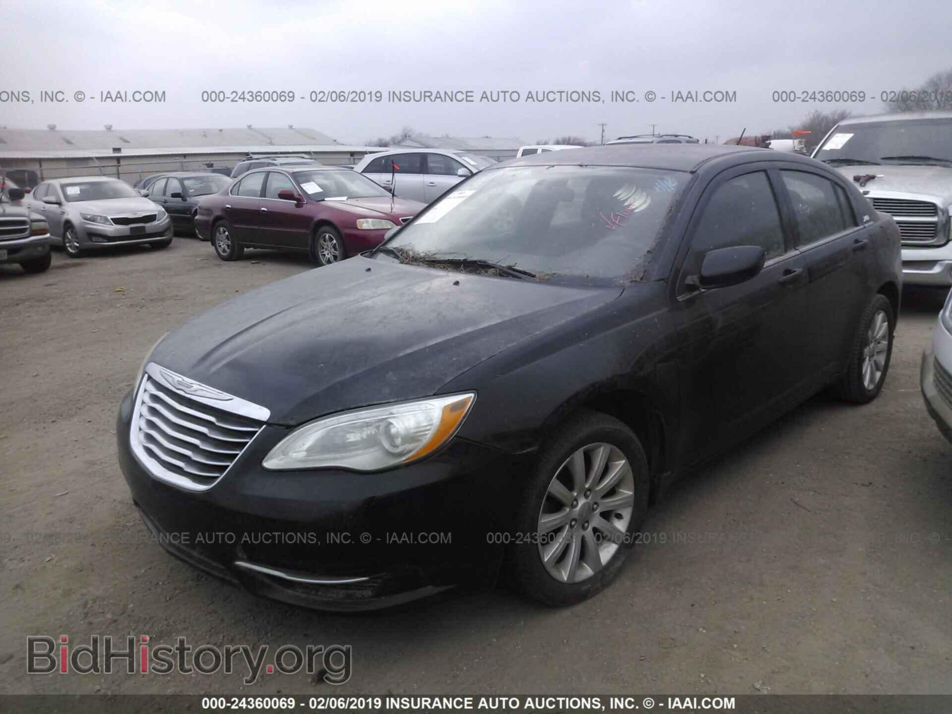2013 CHRYSLER 200 - VIN: 1C3CCBBB3DN676549 - Photo 2