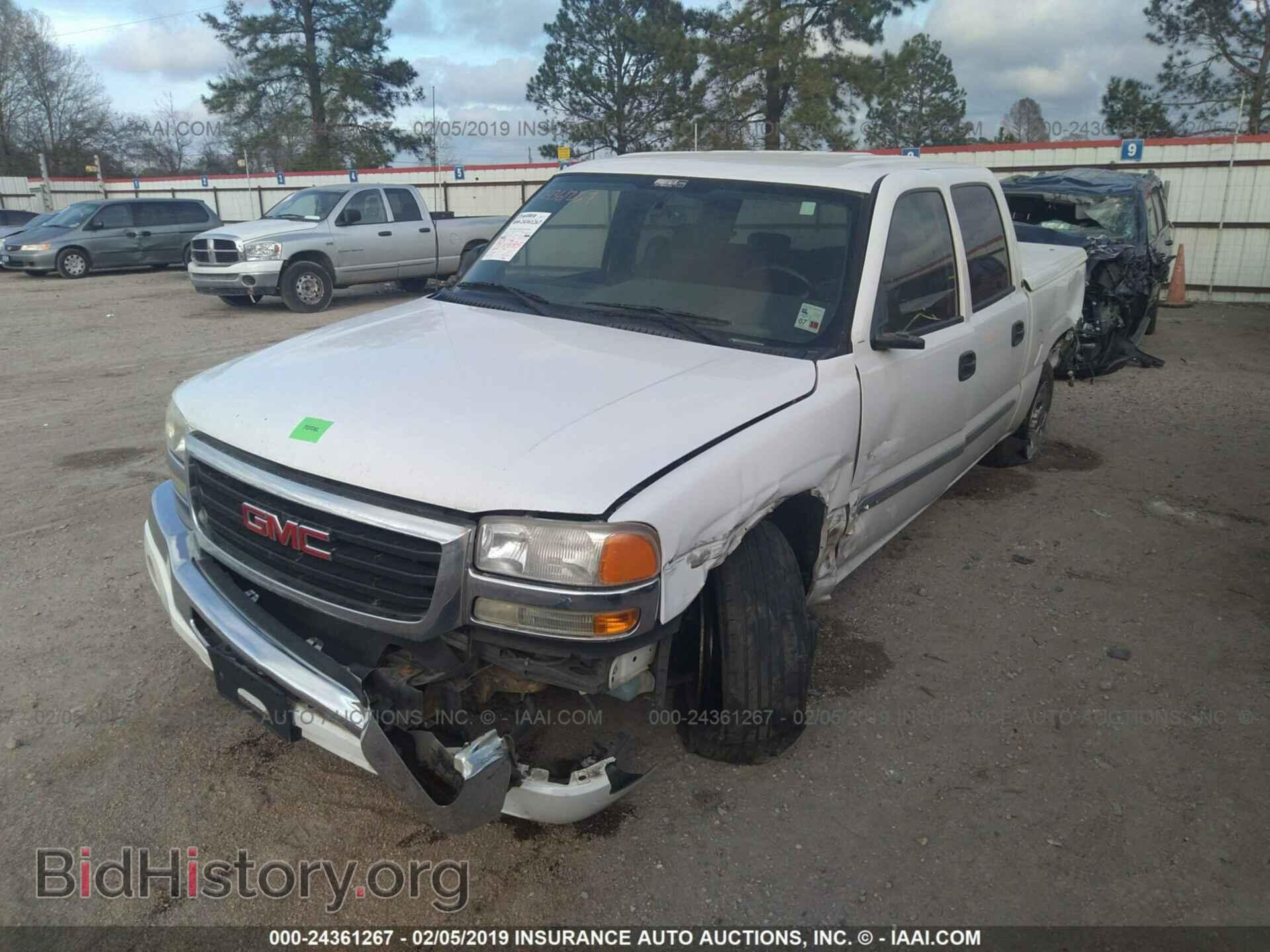 2005 GMC NEW SIERRA - VIN: 2GTEC13TX51385068 - Фото 2