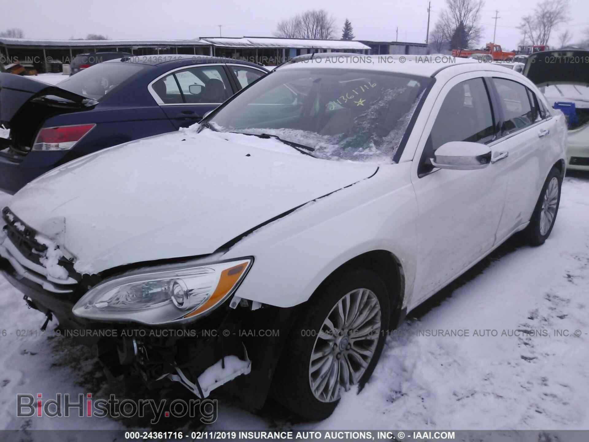 2012 CHRYSLER 200 - VIN: 1C3CCBCB3CN257730 - Фото 2