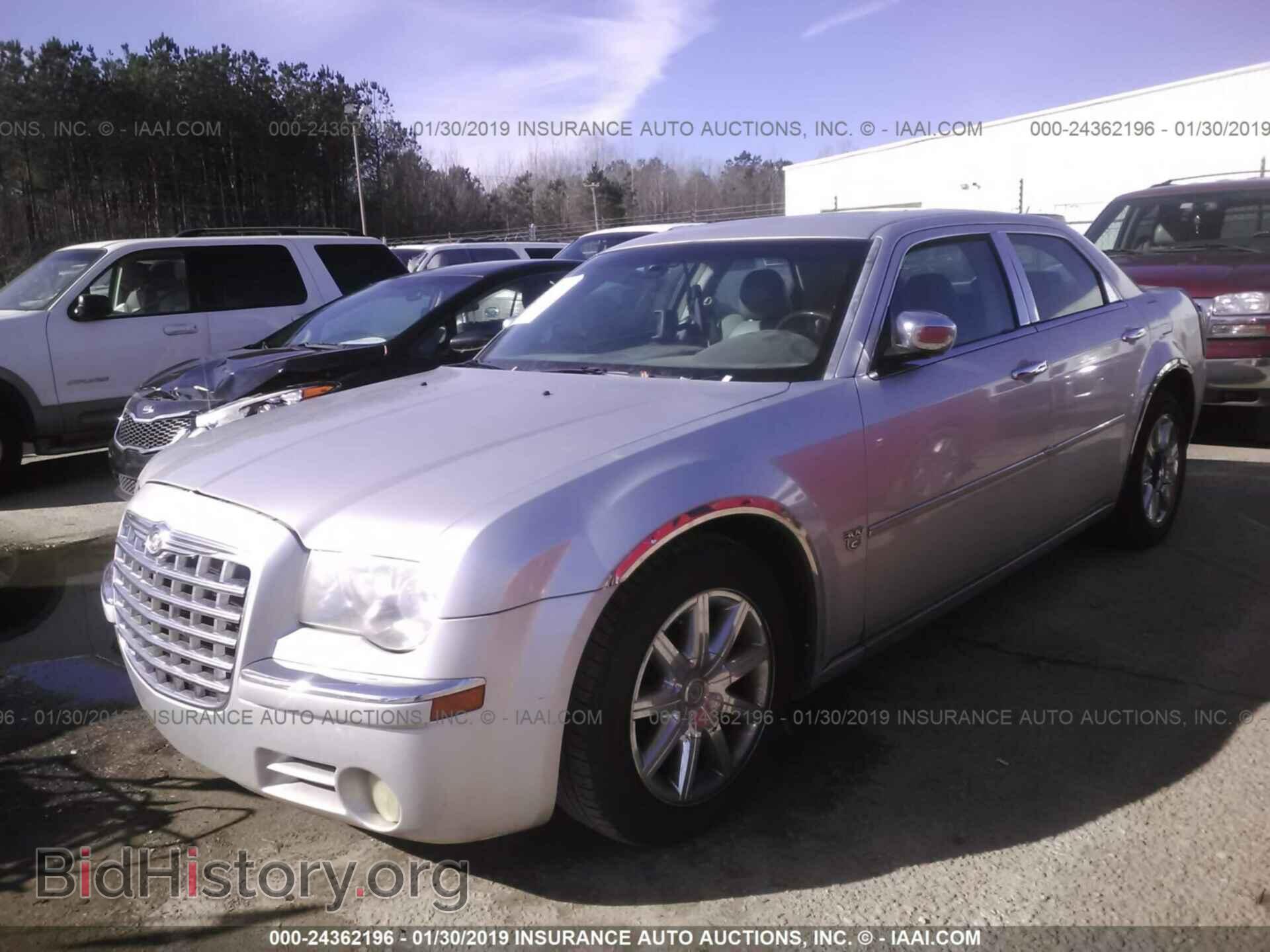 2007 CHRYSLER 300C - VIN: 2C3LA63H97H869432 - Фото 2