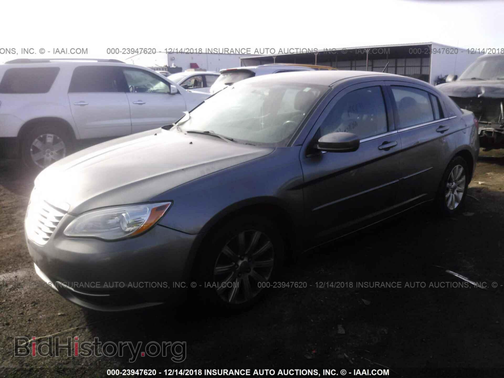 2013 CHRYSLER 200 - VIN: 1C3CCBBB4DN604632 - Фото 2