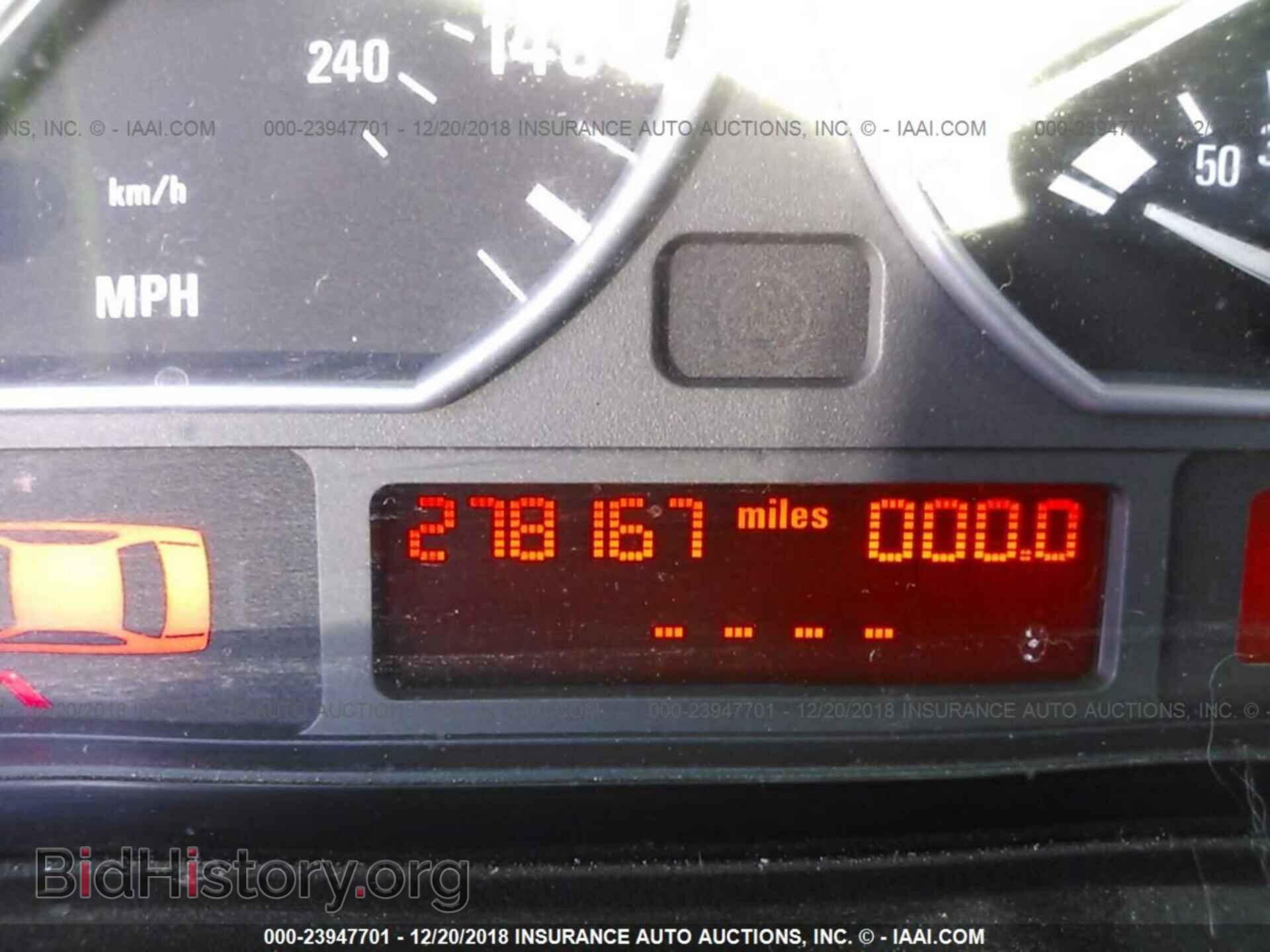 2003 BMW 330 - VIN: WBAEV53473KM27443 - Фото 7