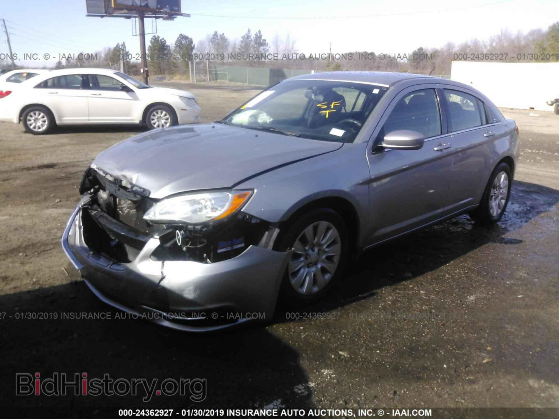 2014 CHRYSLER 200 - VIN: 1C3CCBAB3EN142440 - Фото 2