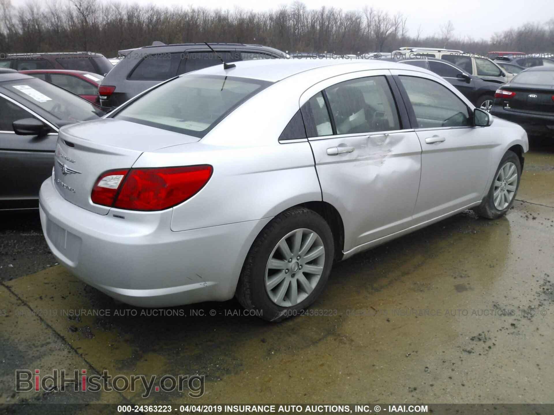 2010 CHRYSLER SEBRING - VIN: 1C3CC5FB8AN102052 - Фото 4