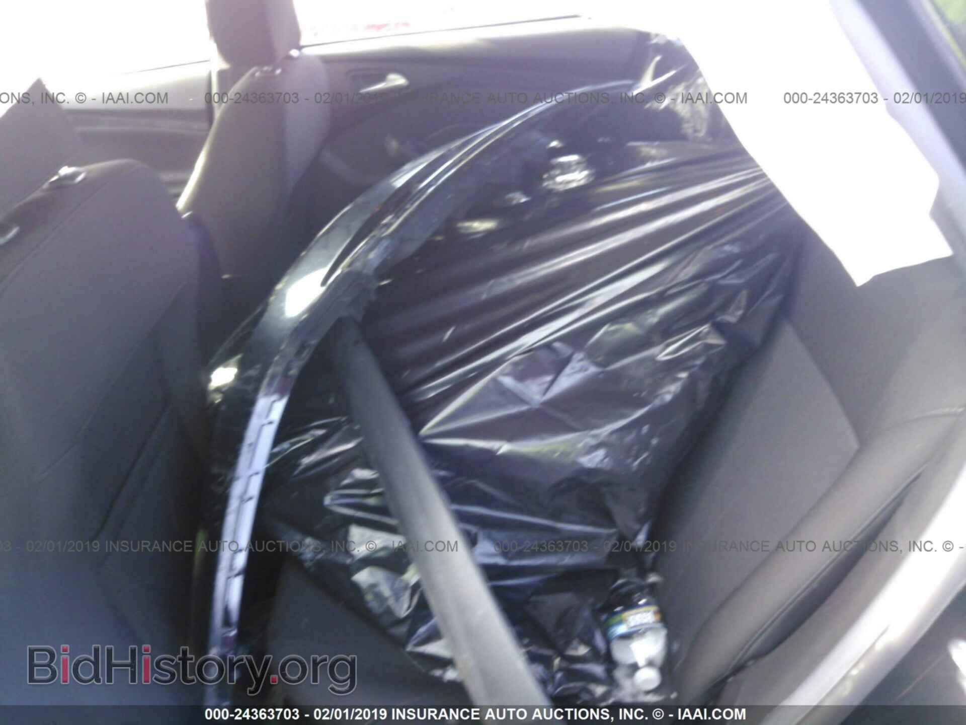 2017 FORD FOCUS - VIN: 1FADP3F24HL326813 - Photo 8
