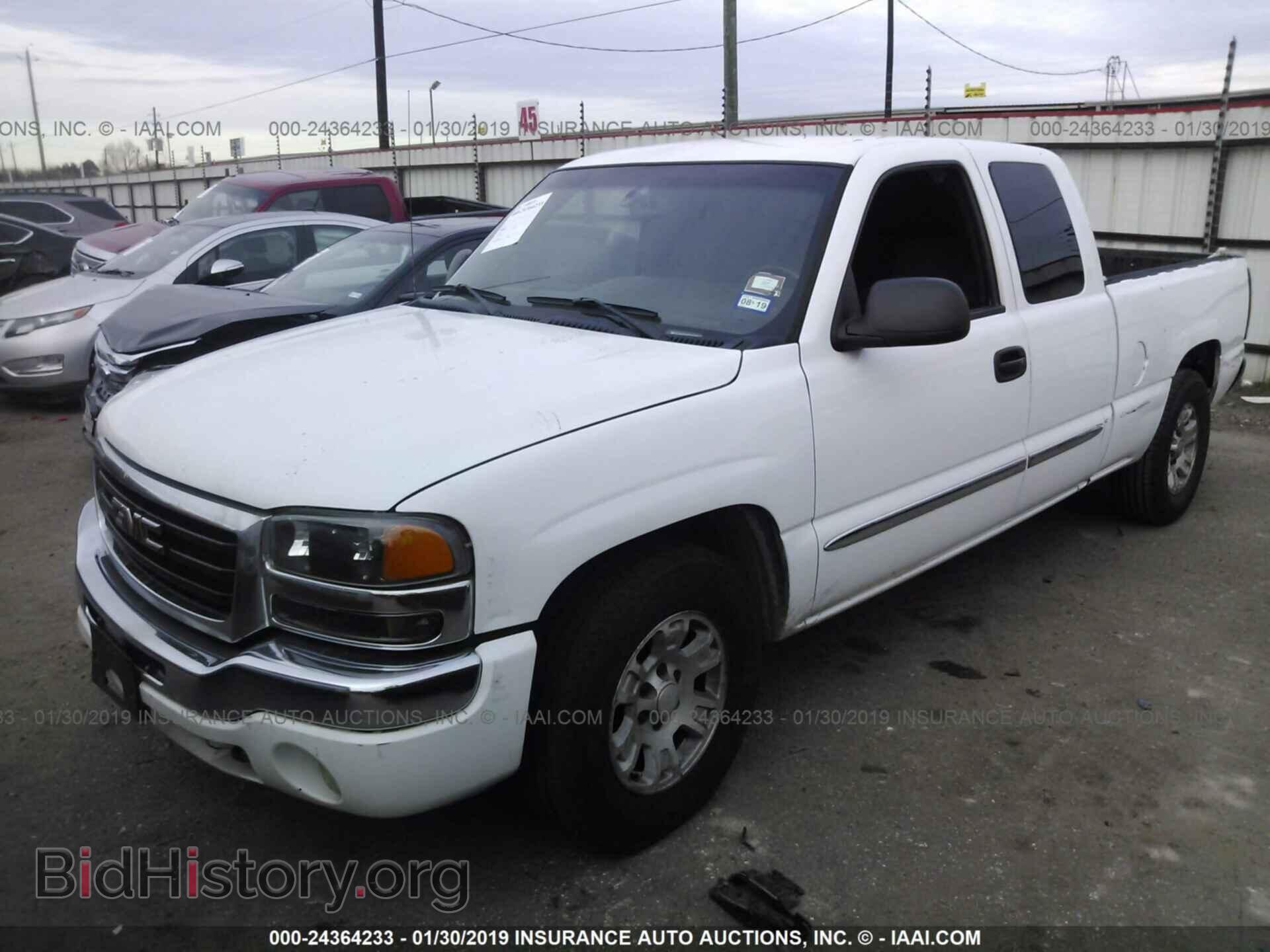 2005 GMC NEW SIERRA - VIN: 2GTEC19T951142083 - Фото 2