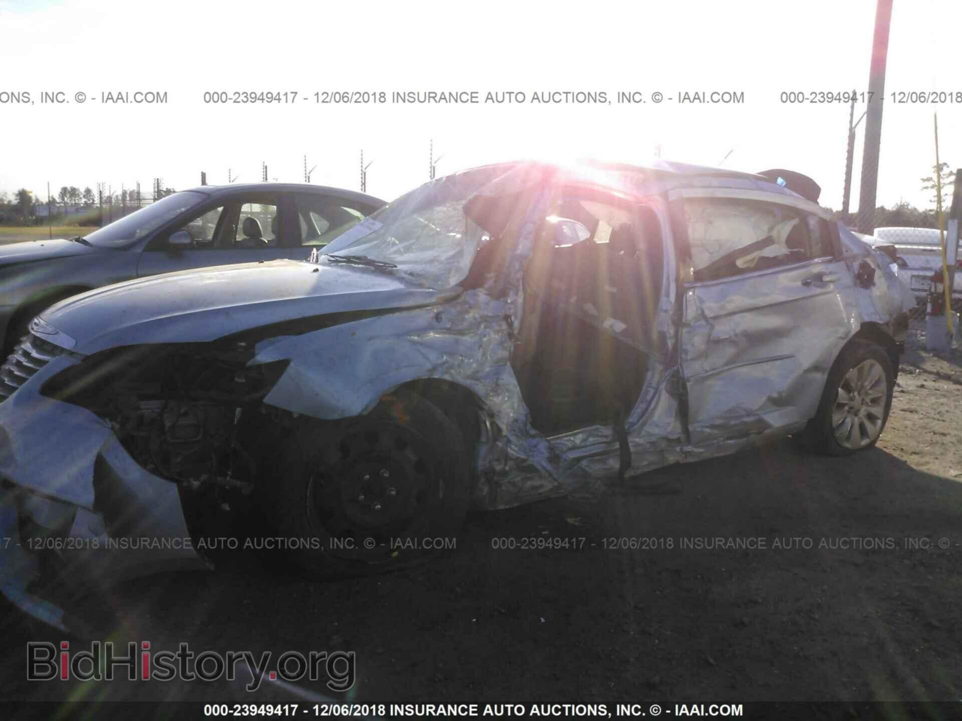 2013 CHRYSLER 200 - VIN: 1C3CCBAB7DN568596 - Photo 2