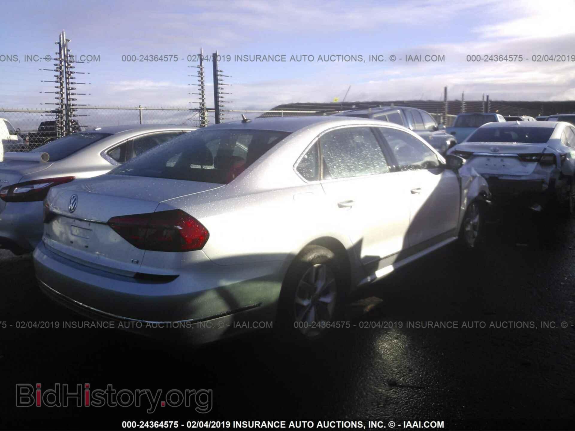 2016 VOLKSWAGEN PASSAT - VIN: 1VWAT7A3XGC044882 - Фото 4