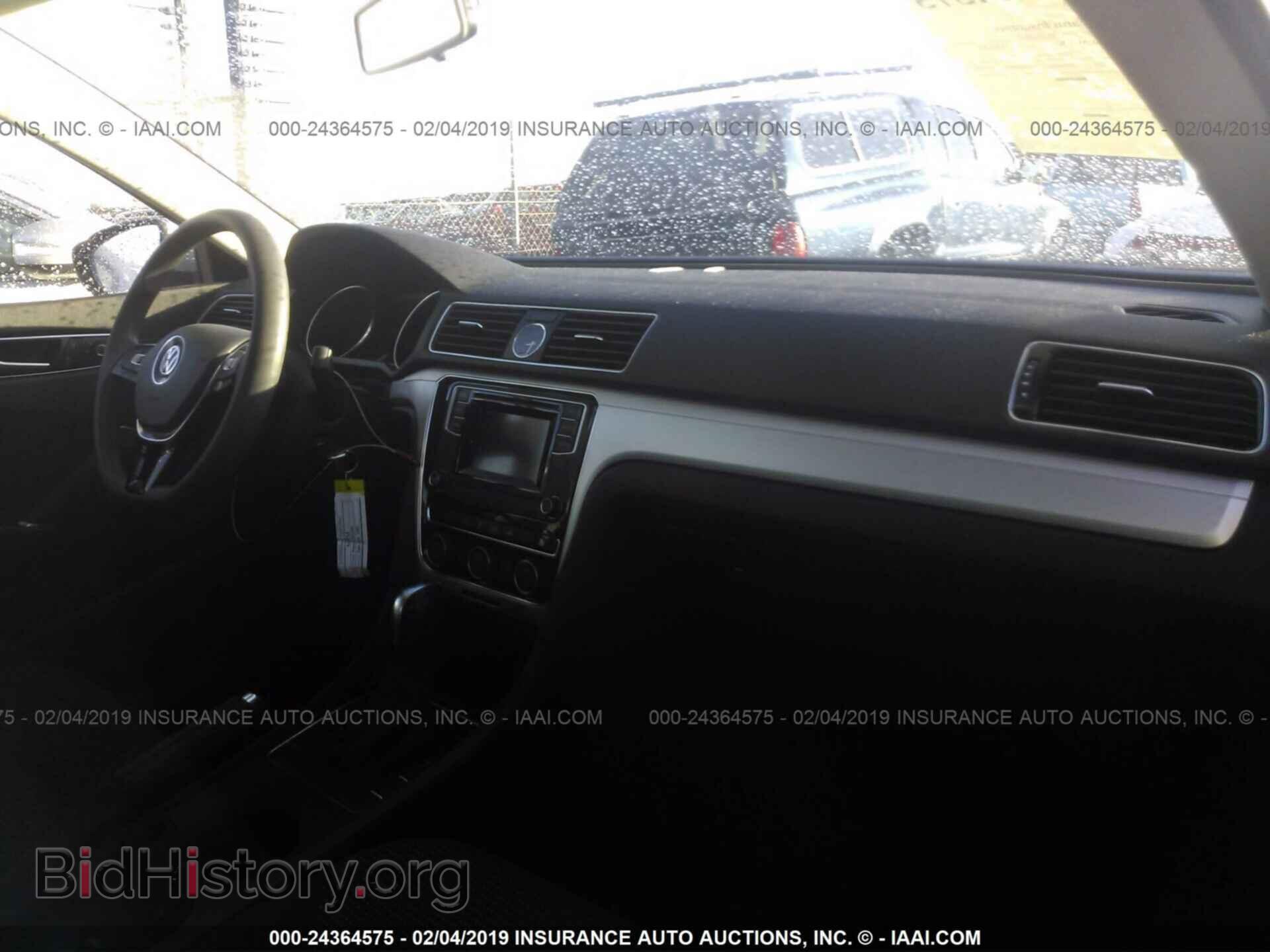 2016 VOLKSWAGEN PASSAT - VIN: 1VWAT7A3XGC044882 - Фото 5