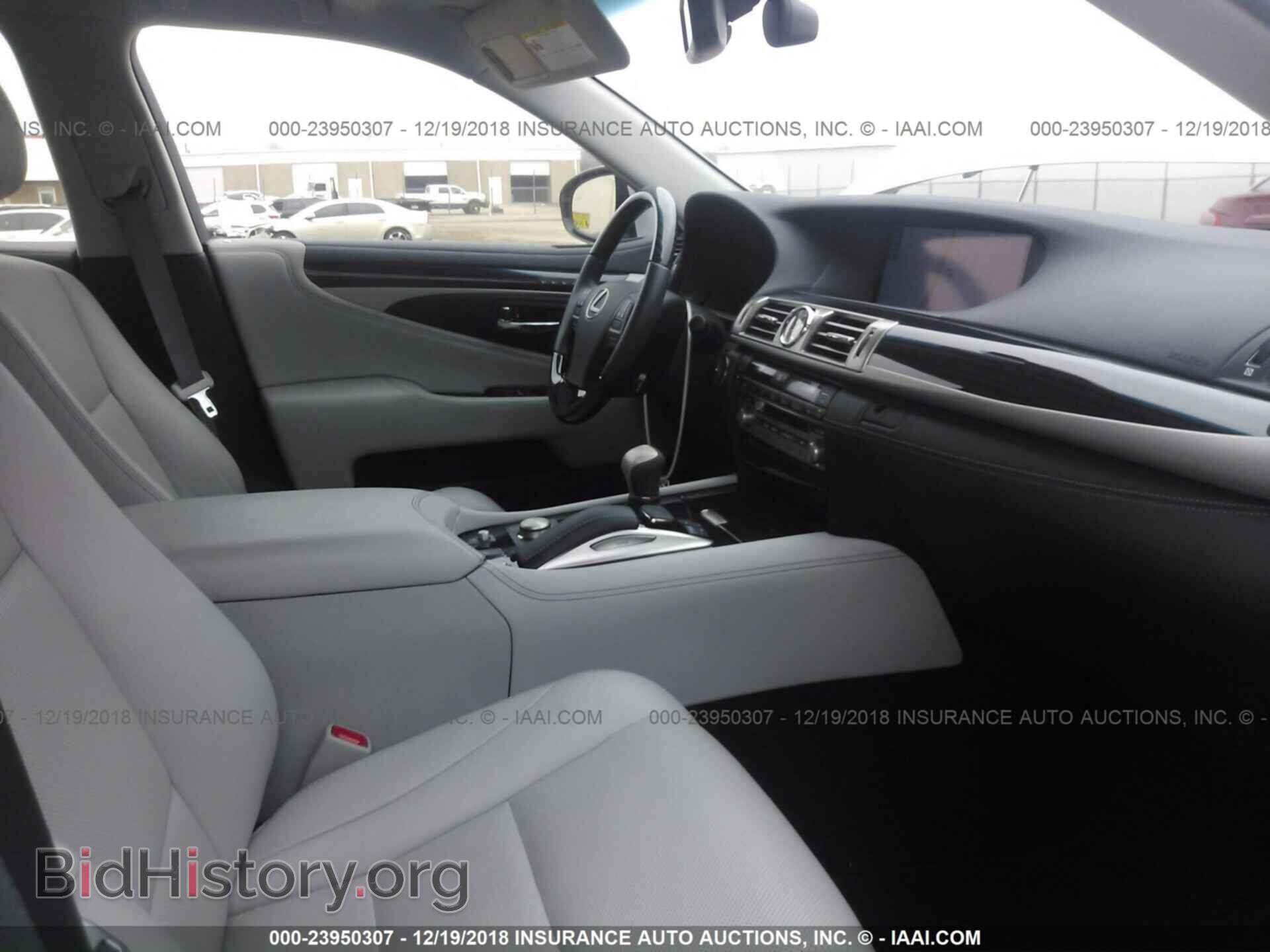 2017 LEXUS LS - VIN: JTHBL5EFXH5146316 - Фото 5