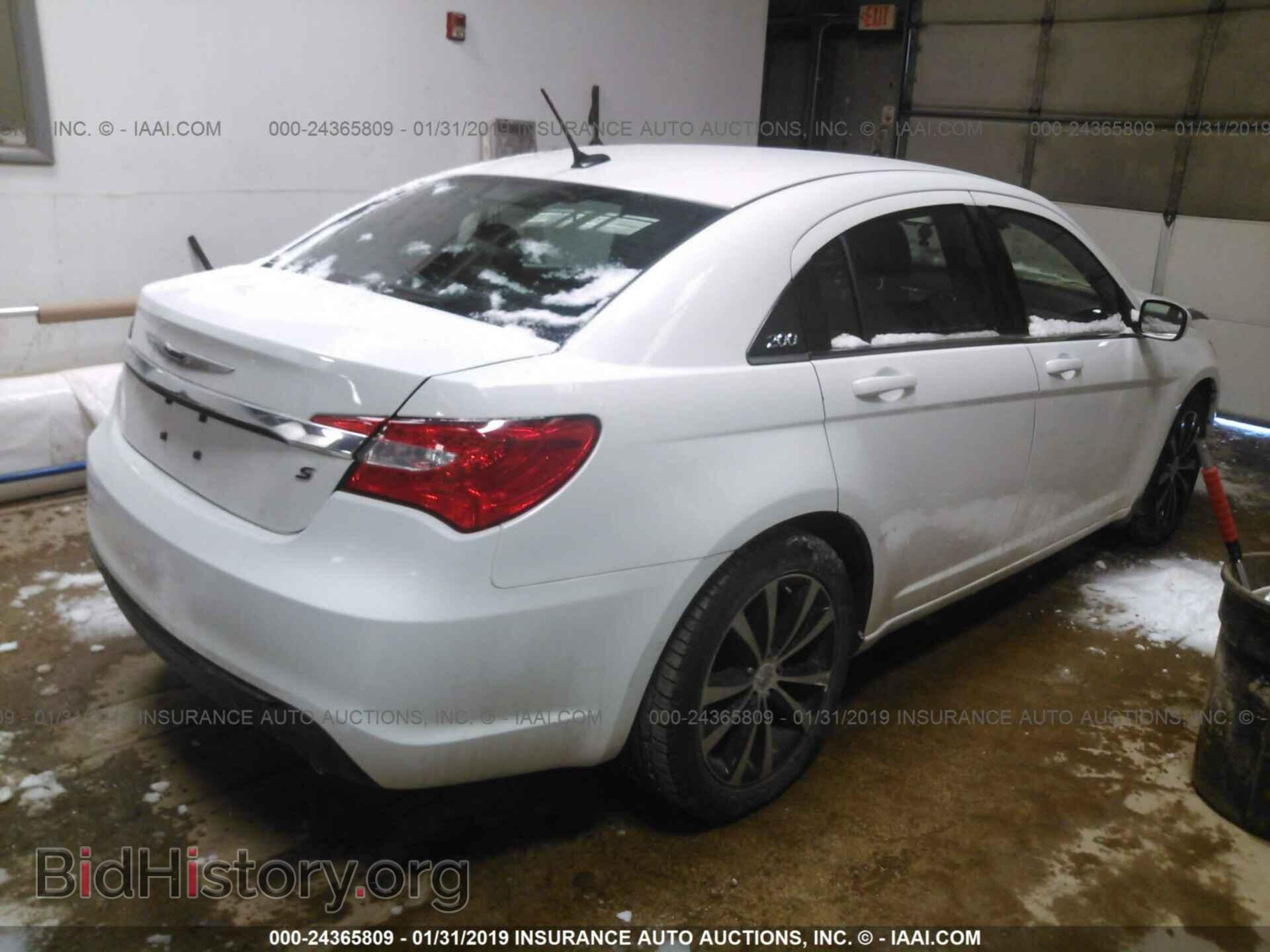 2013 Chrysler 200 - VIN: 1C3CCBCG4DN522846 - Photo 4