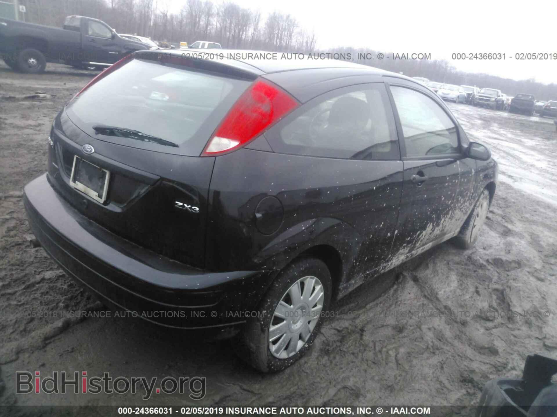 2005 FORD FOCUS - VIN: 3FAFP31N95R156567 - Photo 4