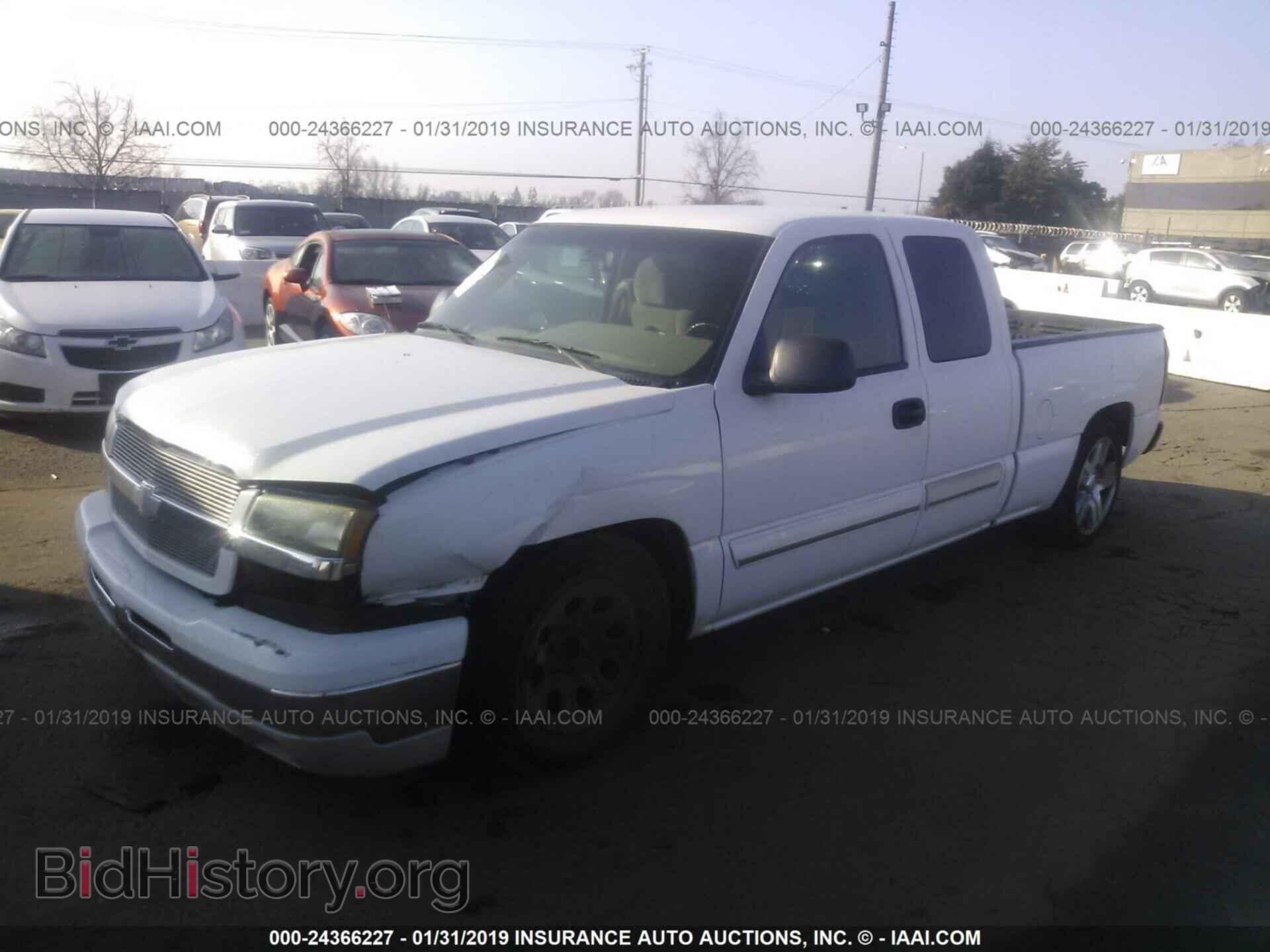 2005 CHEVROLET SILVERADO - VIN: 2GCEC19V251268979 - Фото 2