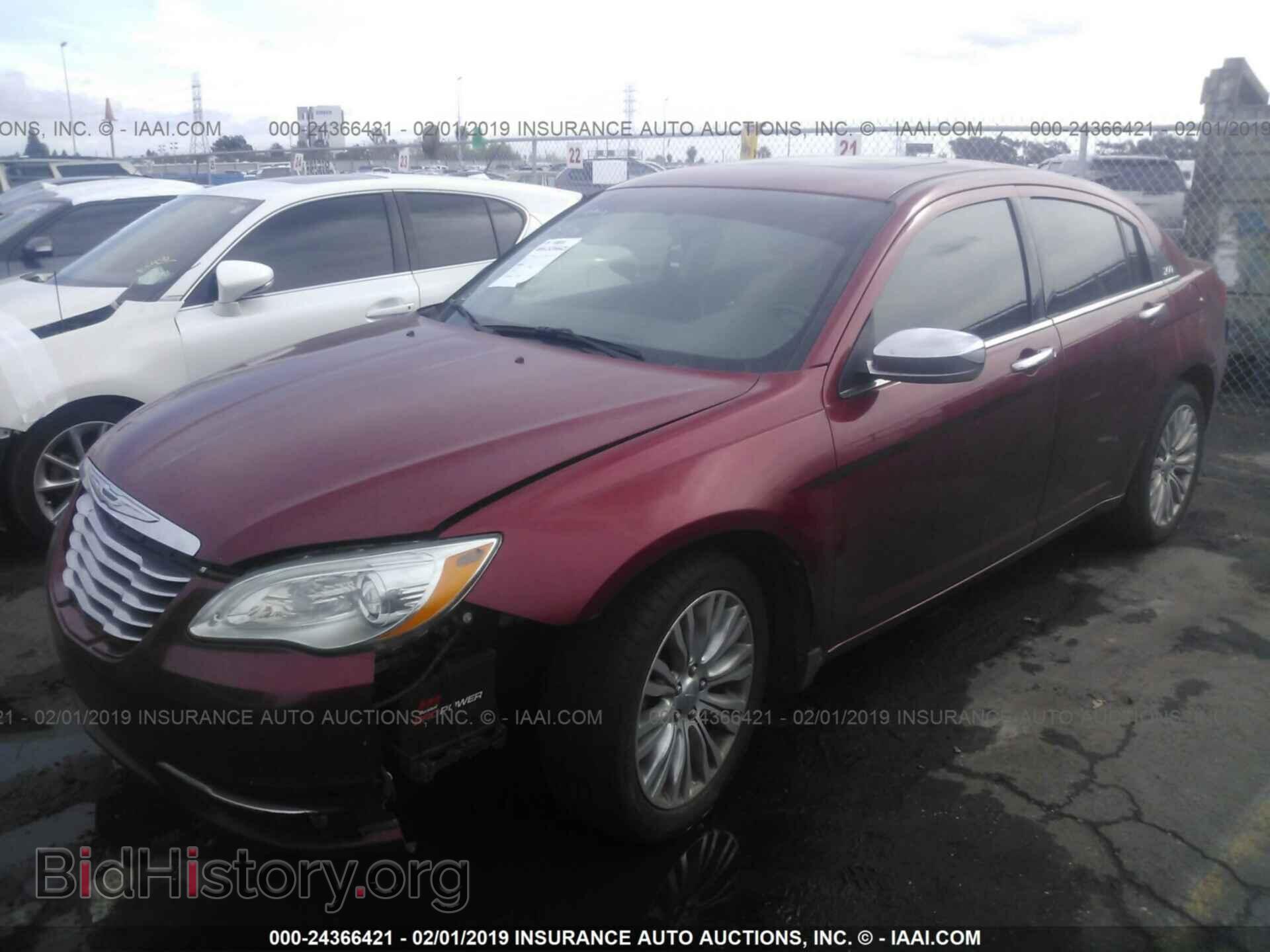 2012 CHRYSLER 200 - VIN: 1C3CCBCG5CN107131 - Фото 2