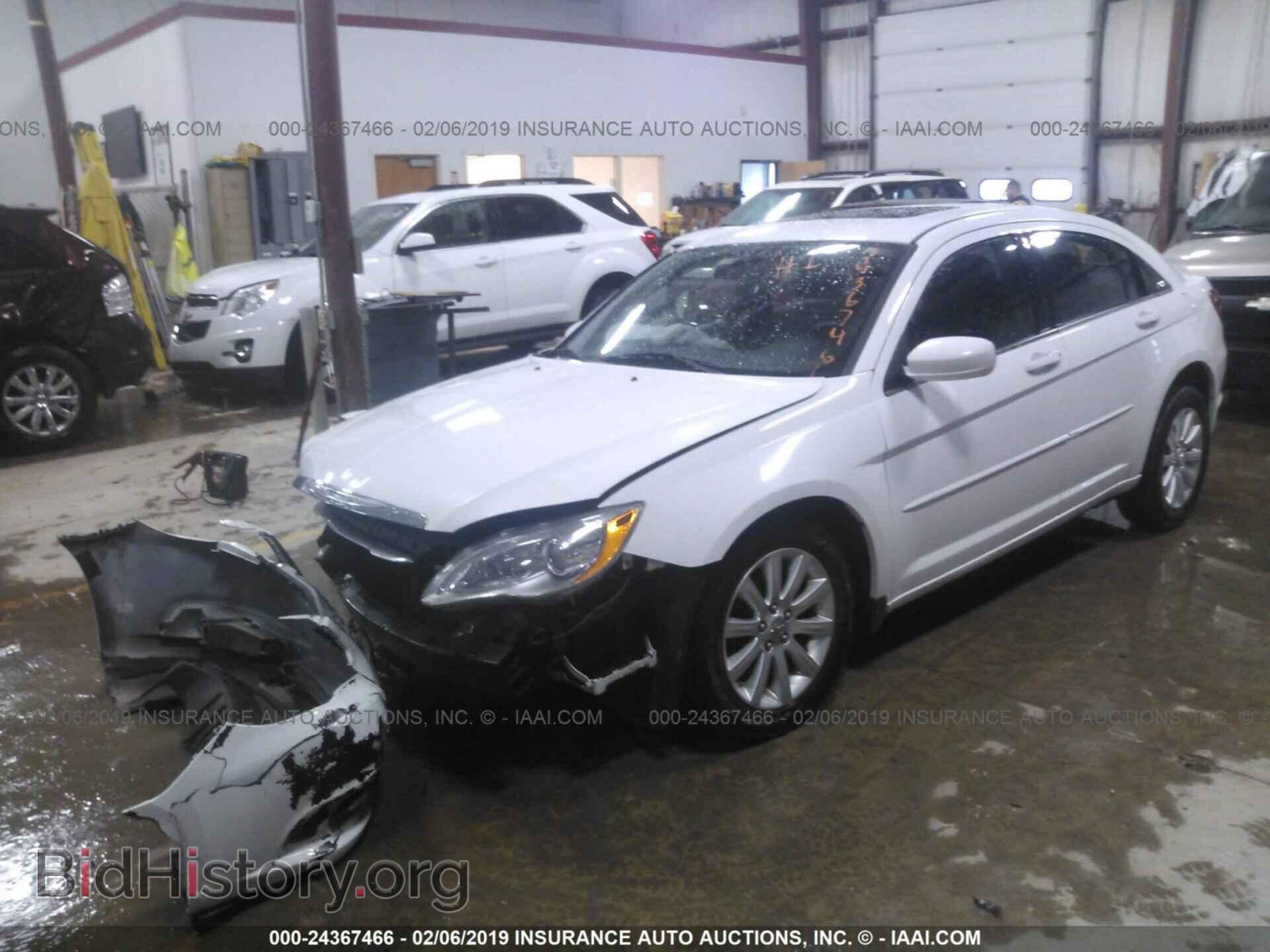 2013 CHRYSLER 200 - VIN: 1C3CCBBG7DN659670 - Photo 2
