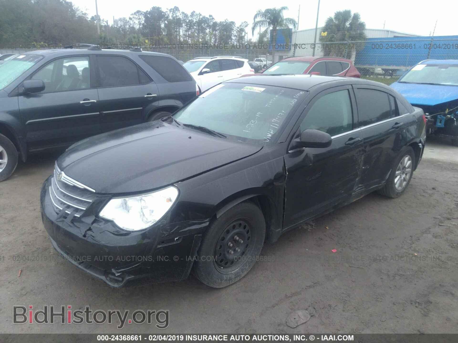 2010 CHRYSLER SEBRING - VIN: 1C3CC4FB0AN119471 - Фото 2