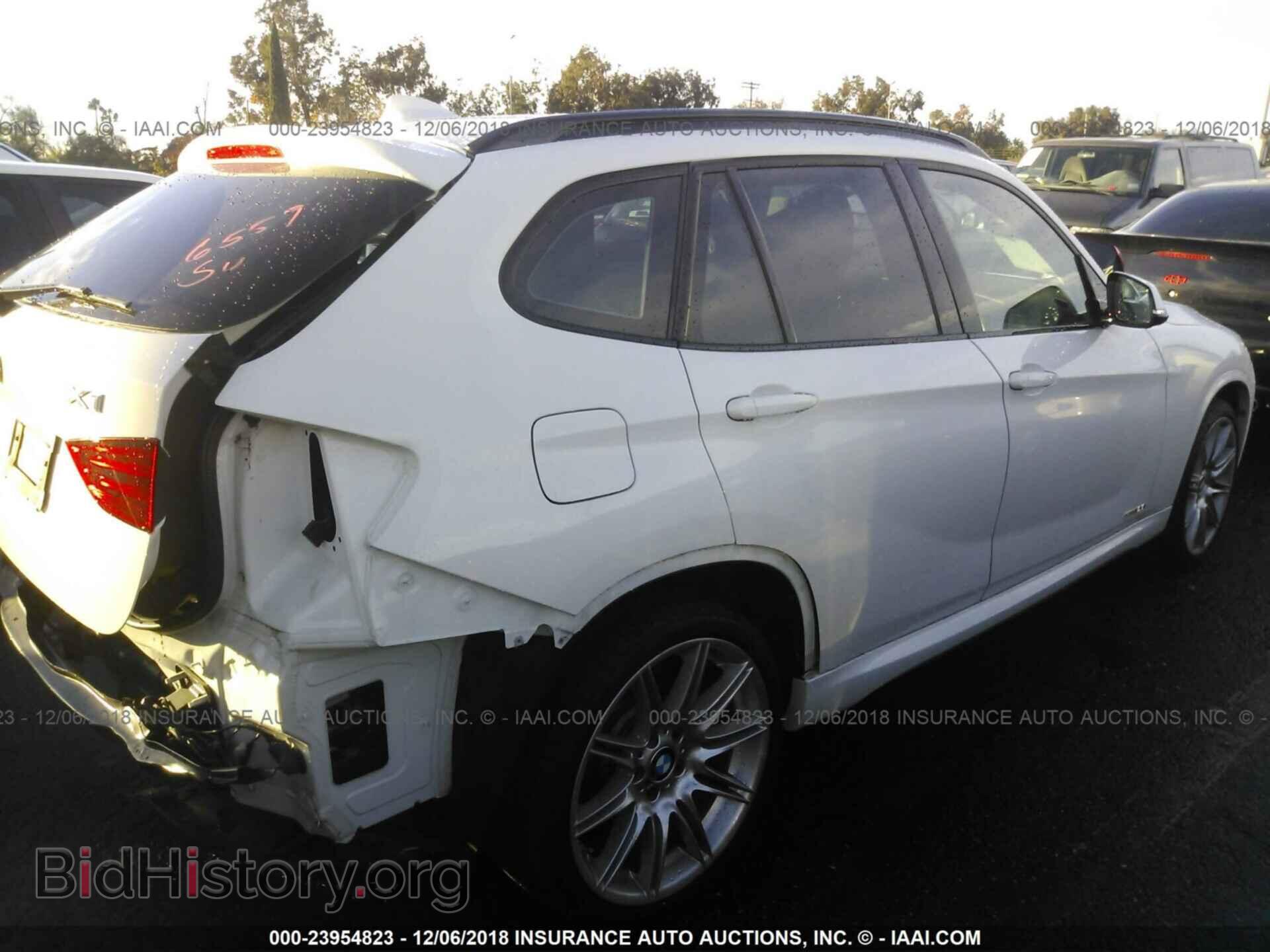 2015 BMW X1 - VIN: WBAVM1C53FVW58721 - Фото 4