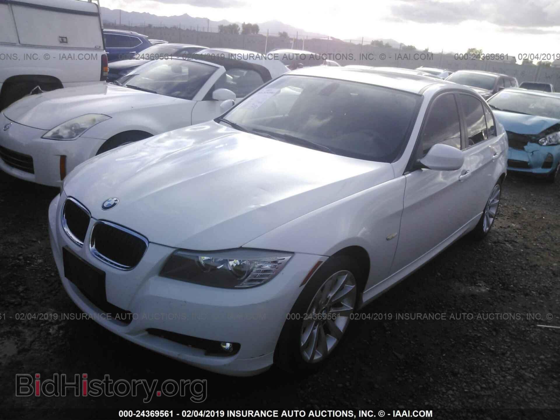 2011 BMW 328 - VIN: WBAPH5C58BA447083 - Фото 2