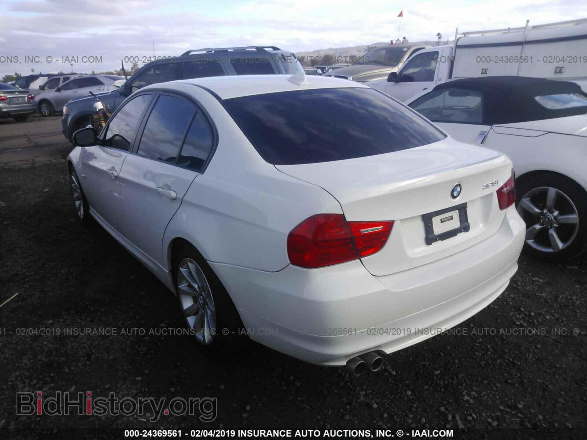 2011 BMW 328 - VIN: WBAPH5C58BA447083 - Фото 3