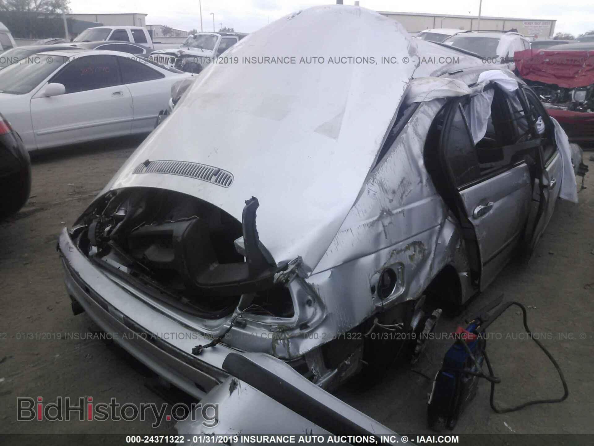 2004 BMW 330 - VIN: WBAEV53434KM07076 - Фото 4
