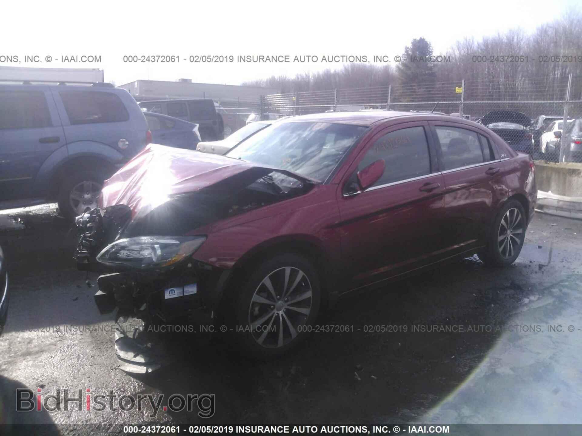 2013 CHRYSLER 200 - VIN: 1C3CCBBG9DN712207 - Фото 2