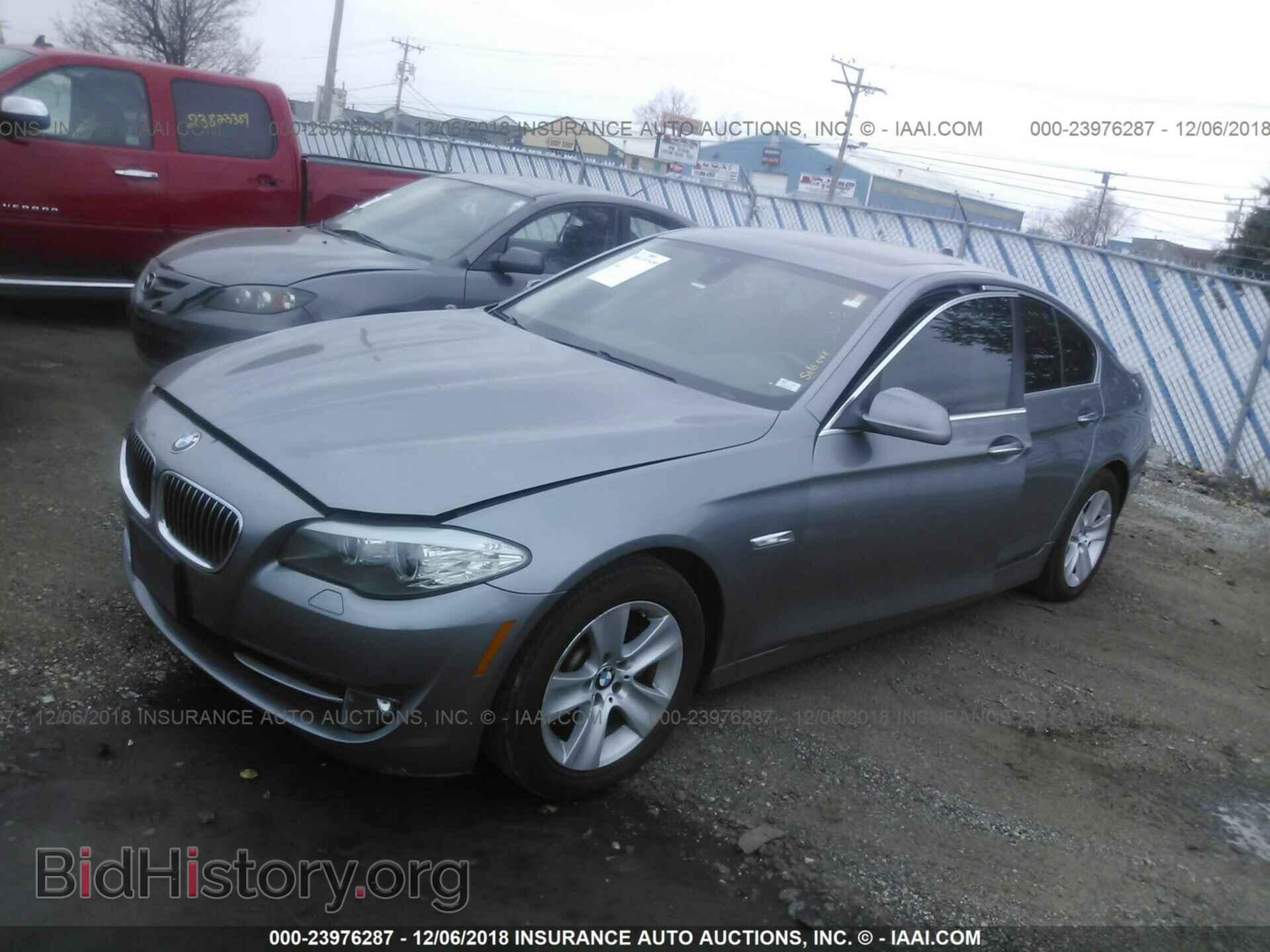 2011 BMW 528 - VIN: WBAFR1C54BC741490 - Фото 2