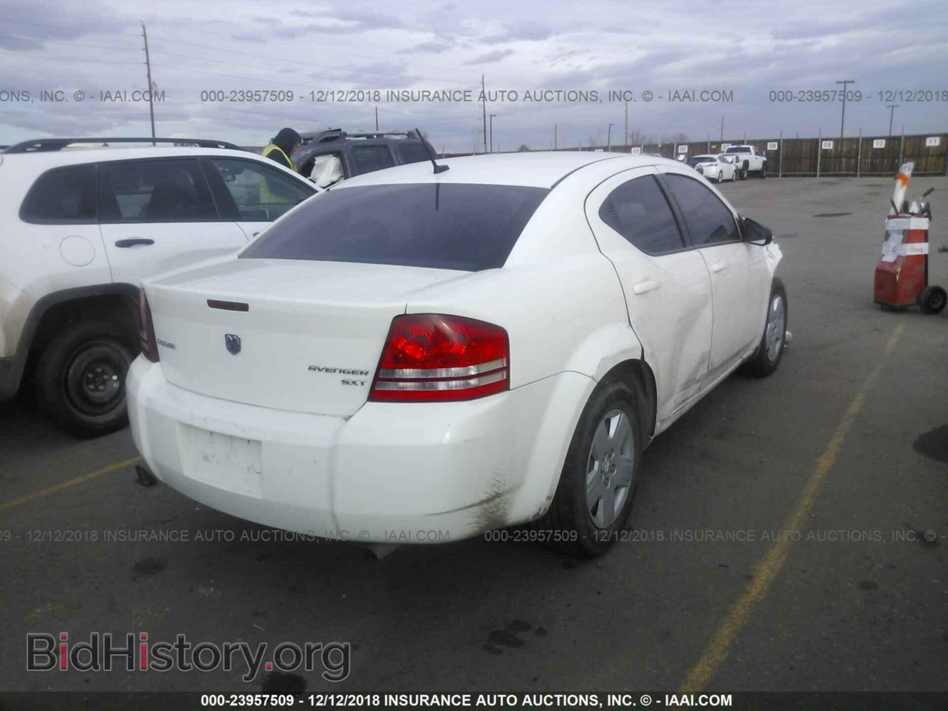2010 DODGE AVENGER - VIN: 1B3CC4FBXAN106725 - Photo 4