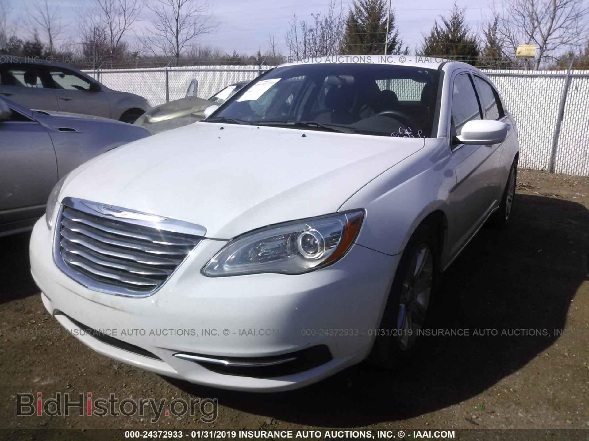 2013 CHRYSLER 200 - VIN: 1C3CCBAB9DN647526 - Photo 2