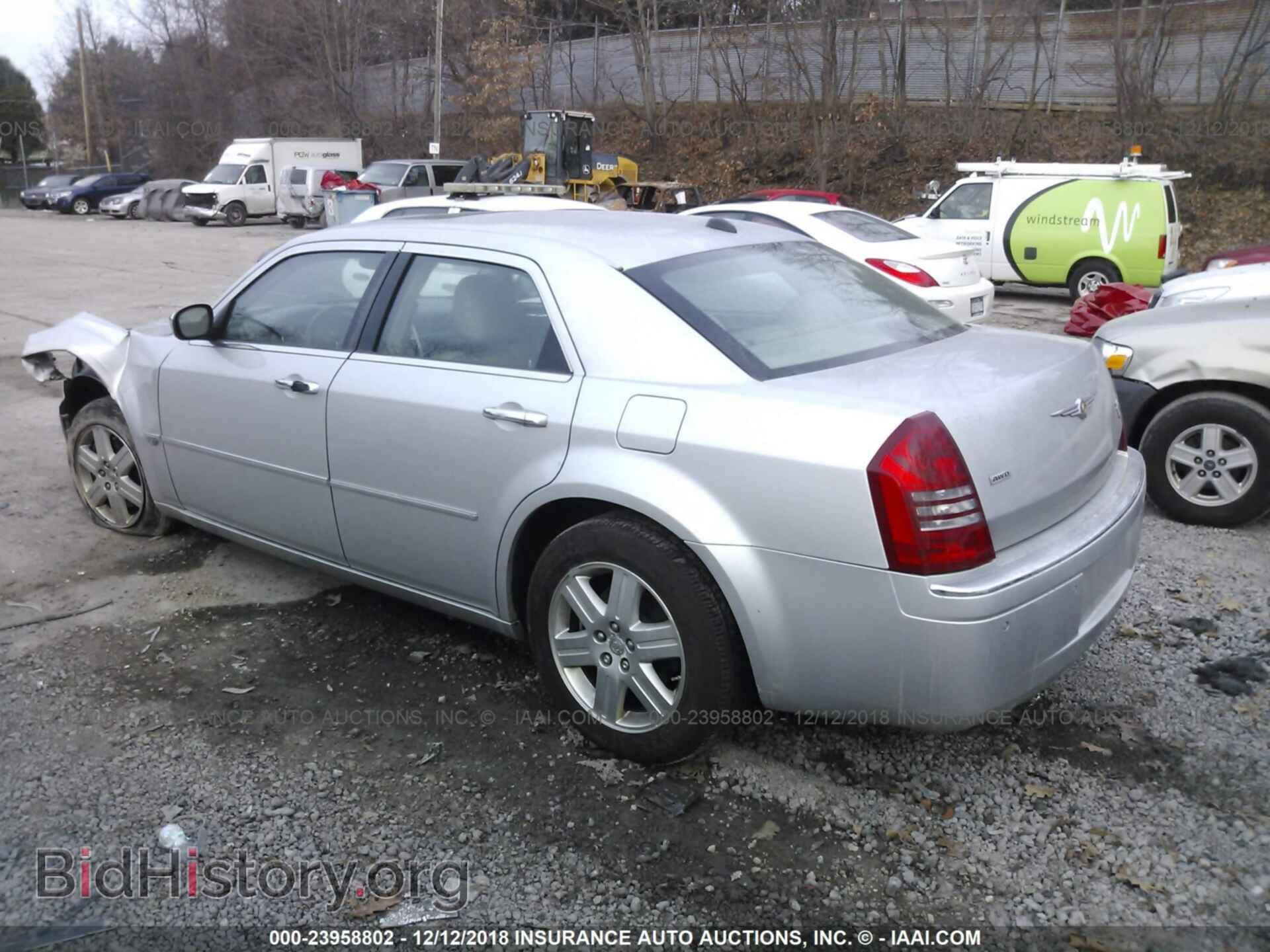 2006 CHRYSLER 300C - VIN: 2C3LK63H96H133313 - Фото 3