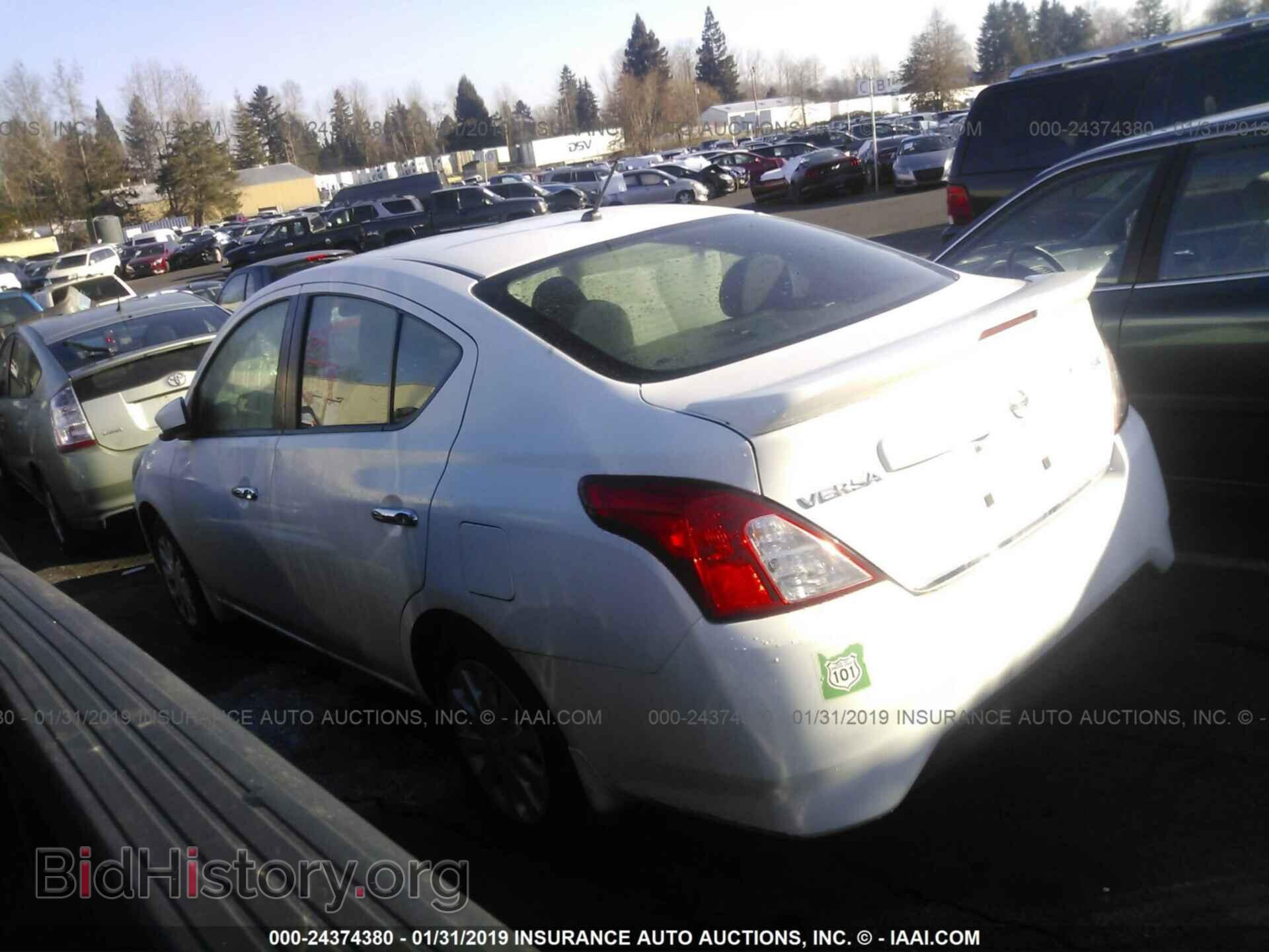 2017 NISSAN VERSA - VIN: 3N1CN7AP3HL811957 - Фото 3