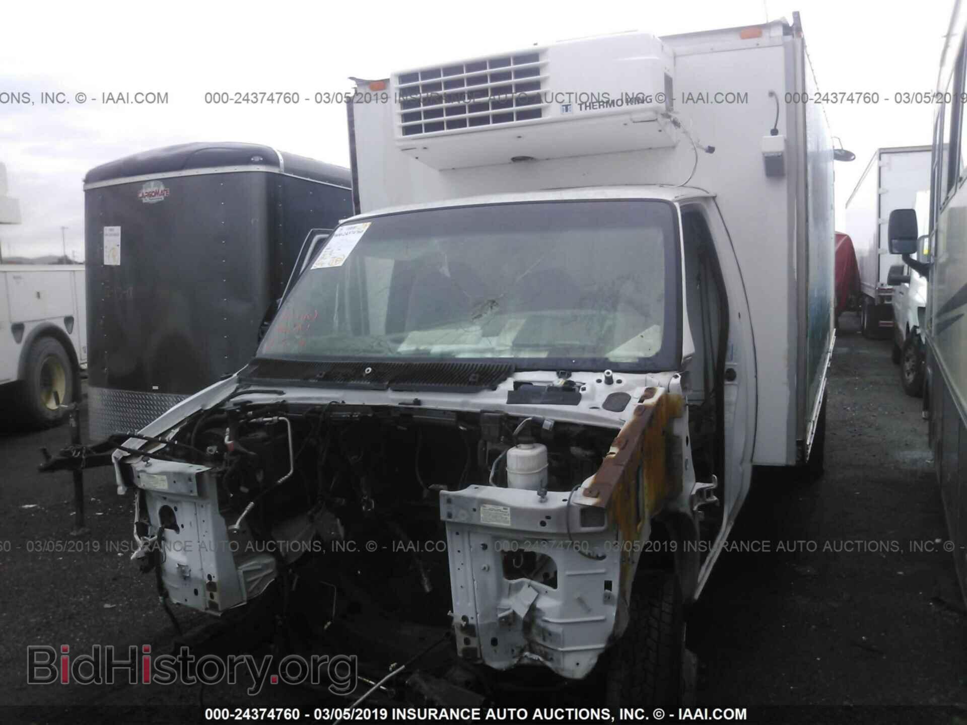 2004 FORD ECONOLINE - VIN: 1FDSE35L84HB42761 - Фото 2