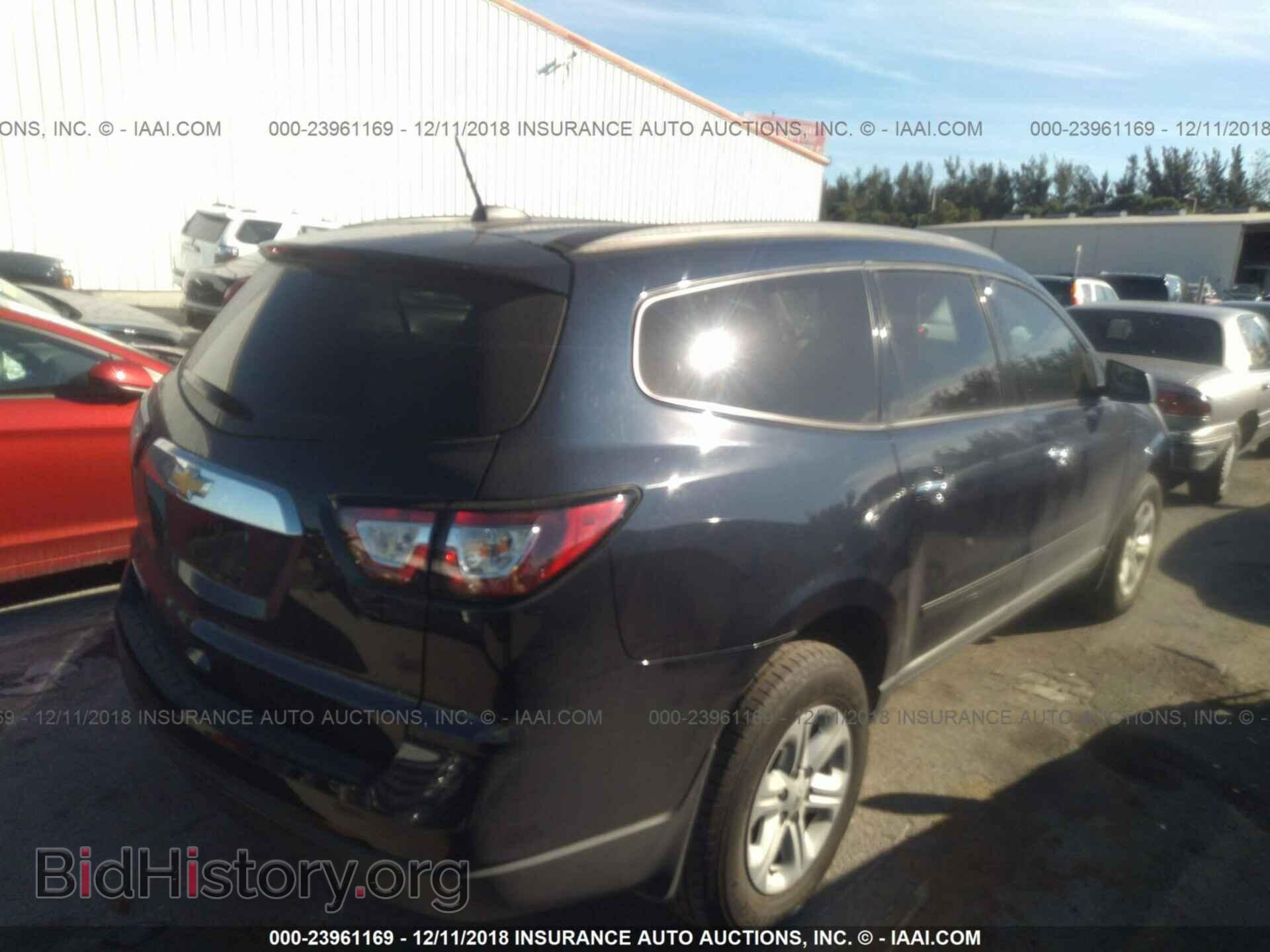2017 CHEVROLET TRAVERSE - VIN: 1GNKRFKD2HJ257319 - Фото 4