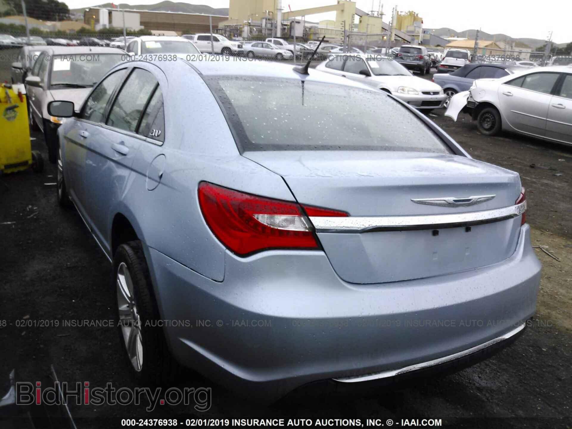 2013 CHRYSLER 200 - VIN: 1C3CCBAB4DN670258 - Фото 3