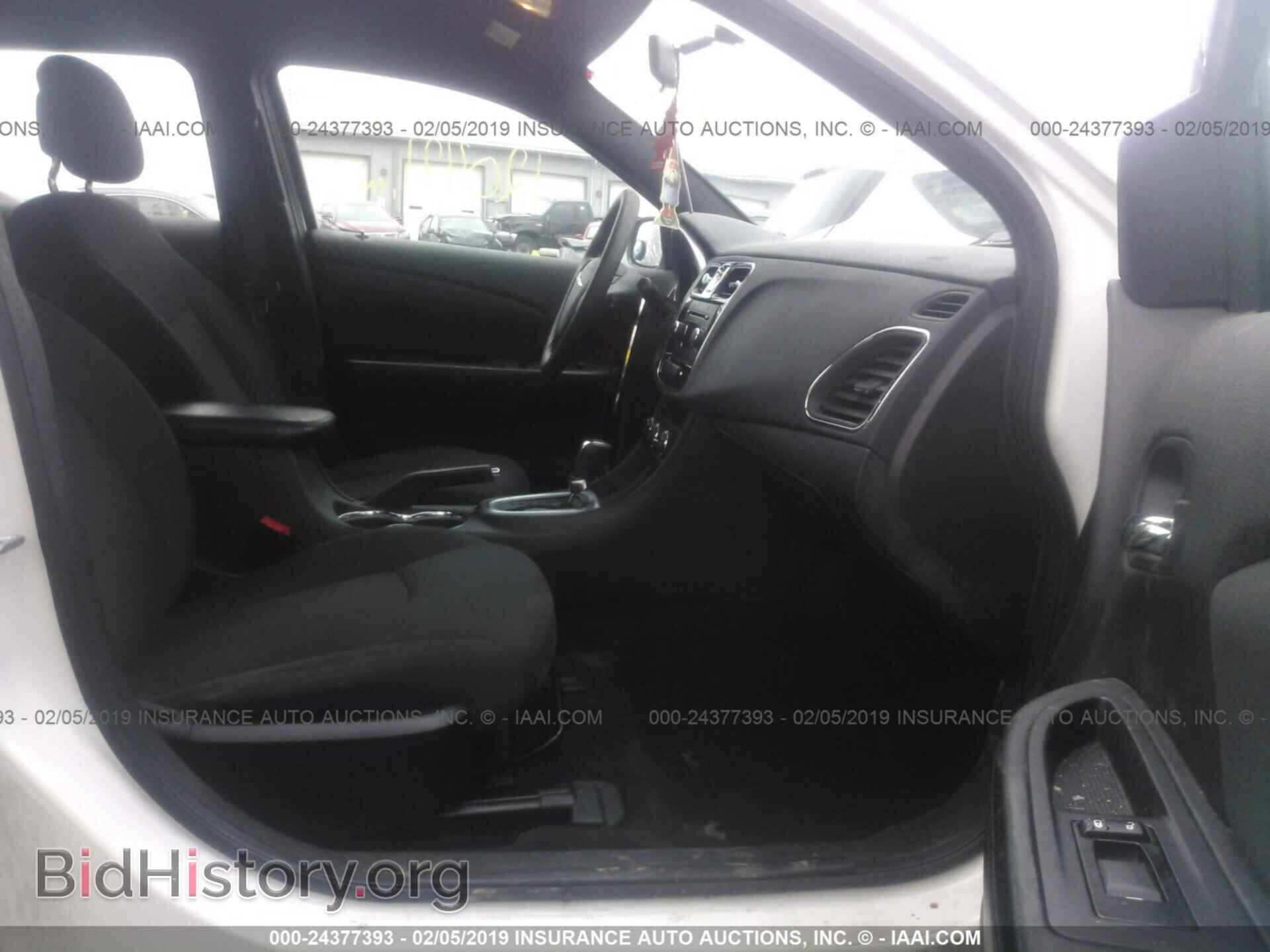 2012 CHRYSLER 200 - VIN: 1C3CCBABXCN104829 - Фото 5