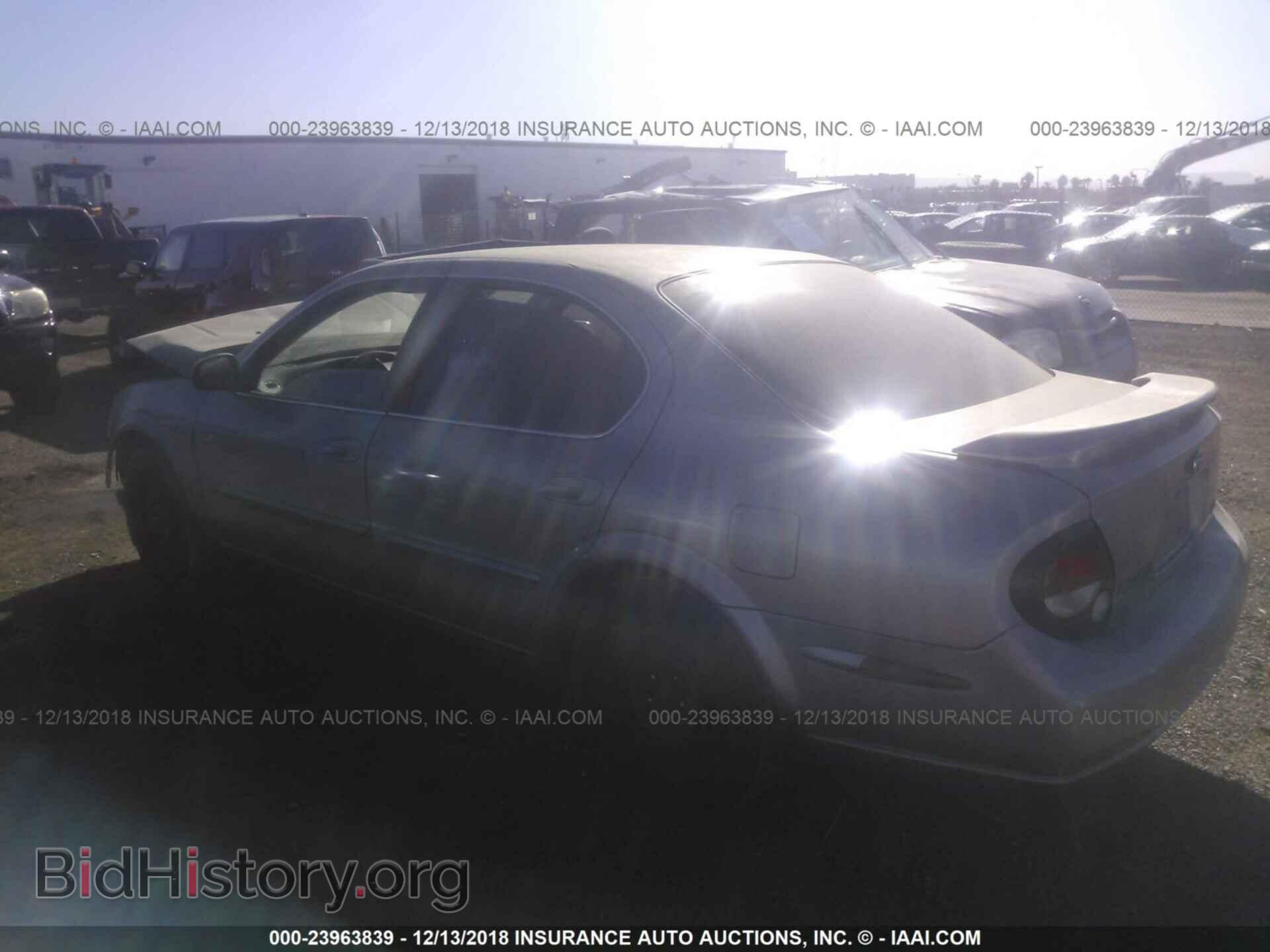 2000 NISSAN MAXIMA - VIN: JN1CA31D3YT725408 - Photo 3