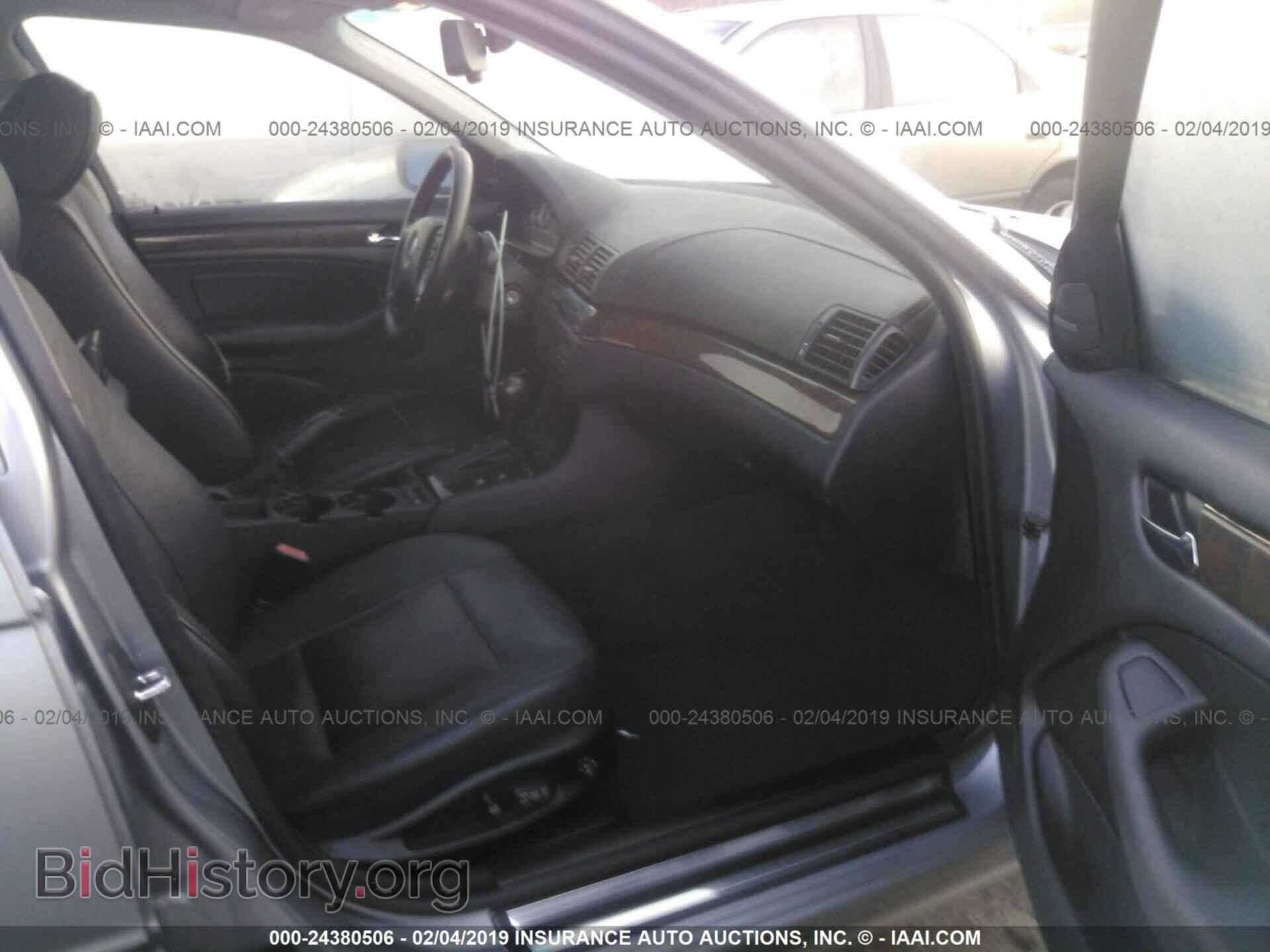 2004 BMW 330 - VIN: WBAEV53424KM32969 - Фото 5