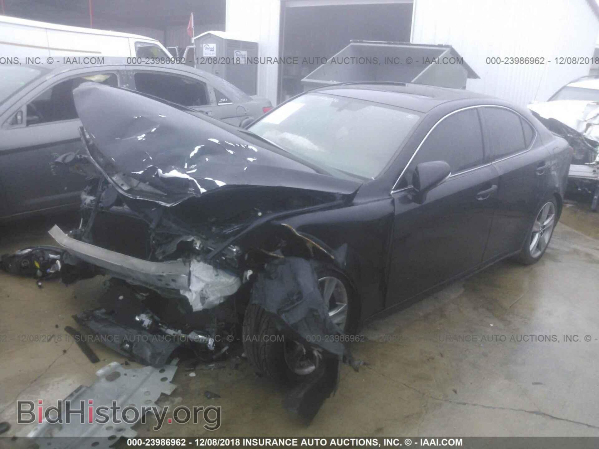 2011 LEXUS IS - VIN: JTHBF5C2XB5147982 - Фото 2