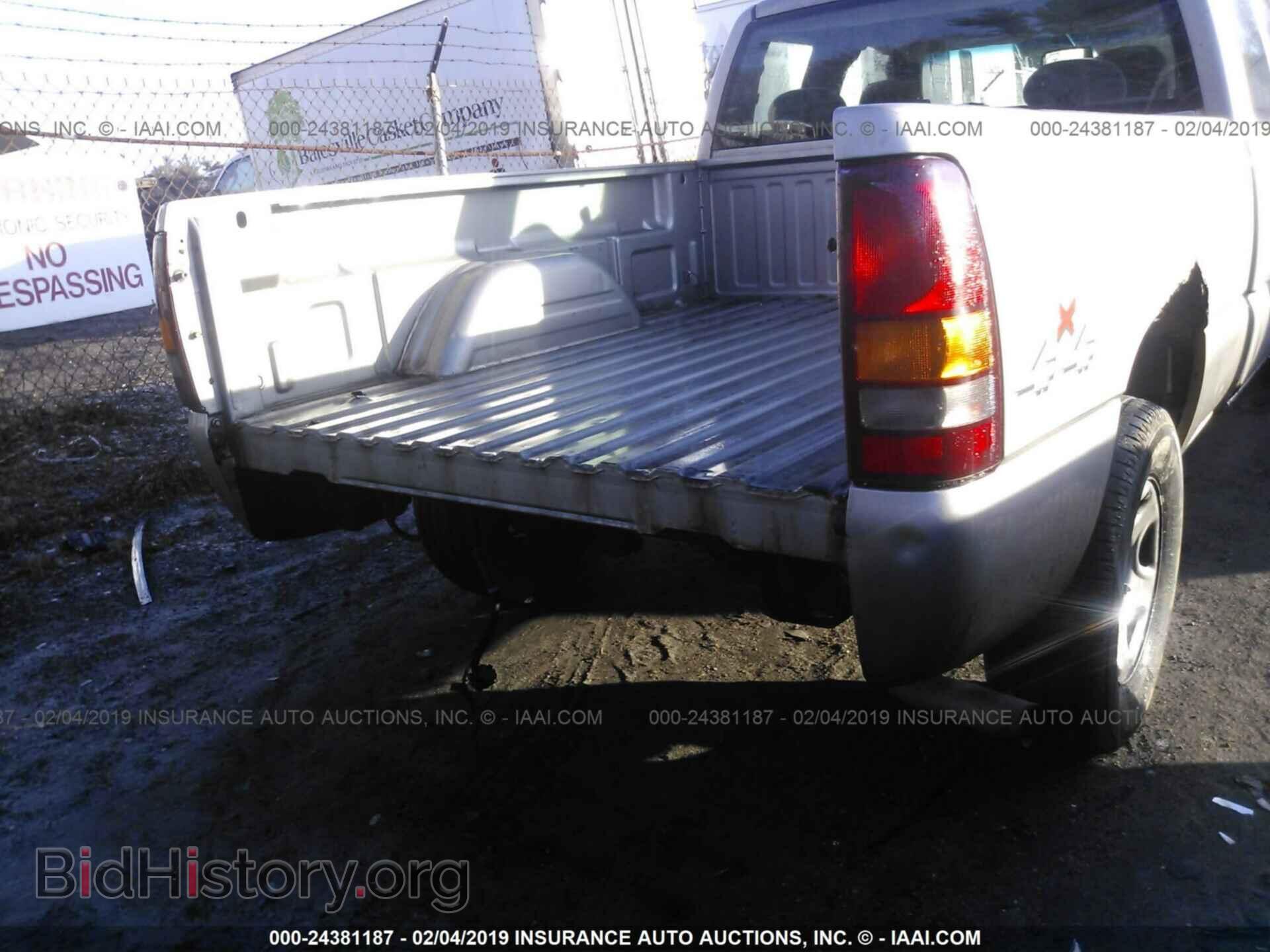 2003 GMC NEW SIERRA - VIN: 2GTEK19V531204693 - Фото 6