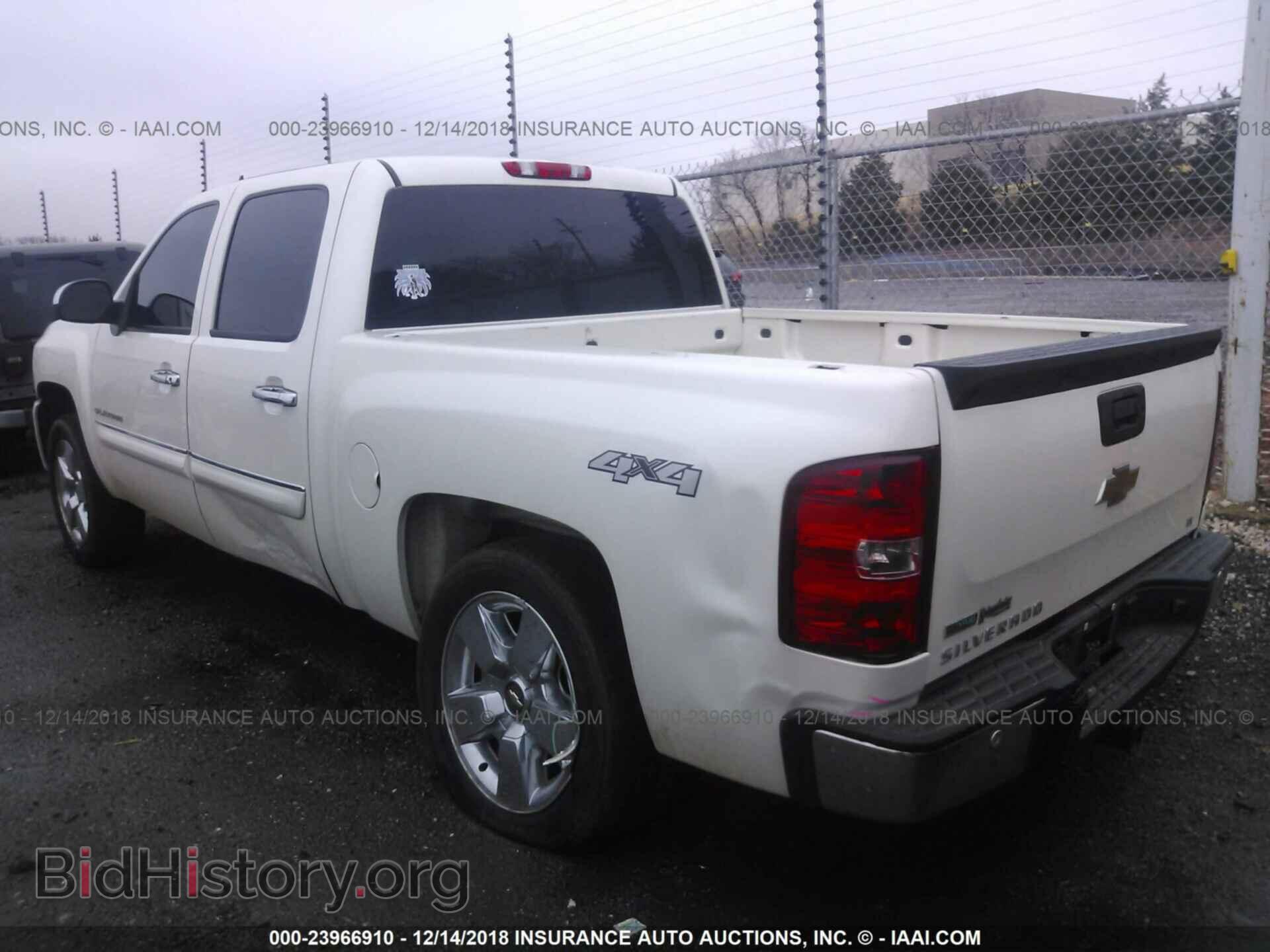 2011 CHEVROLET SILVERADO - VIN: 3GCPKSE30BG358432 - Фото 3