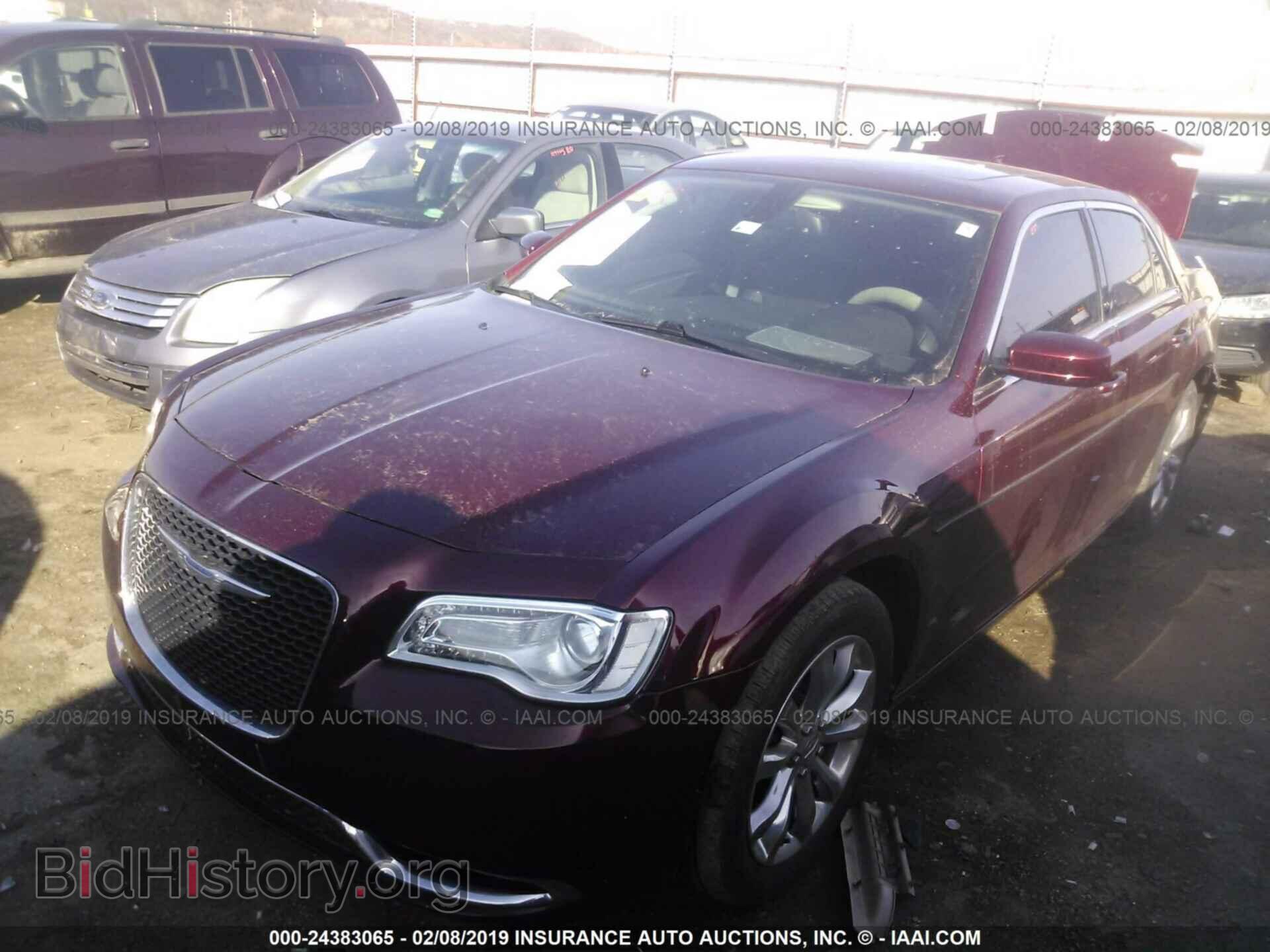 2015 CHRYSLER 300 - VIN: 2C3CCARG5FH884570 - Фото 2