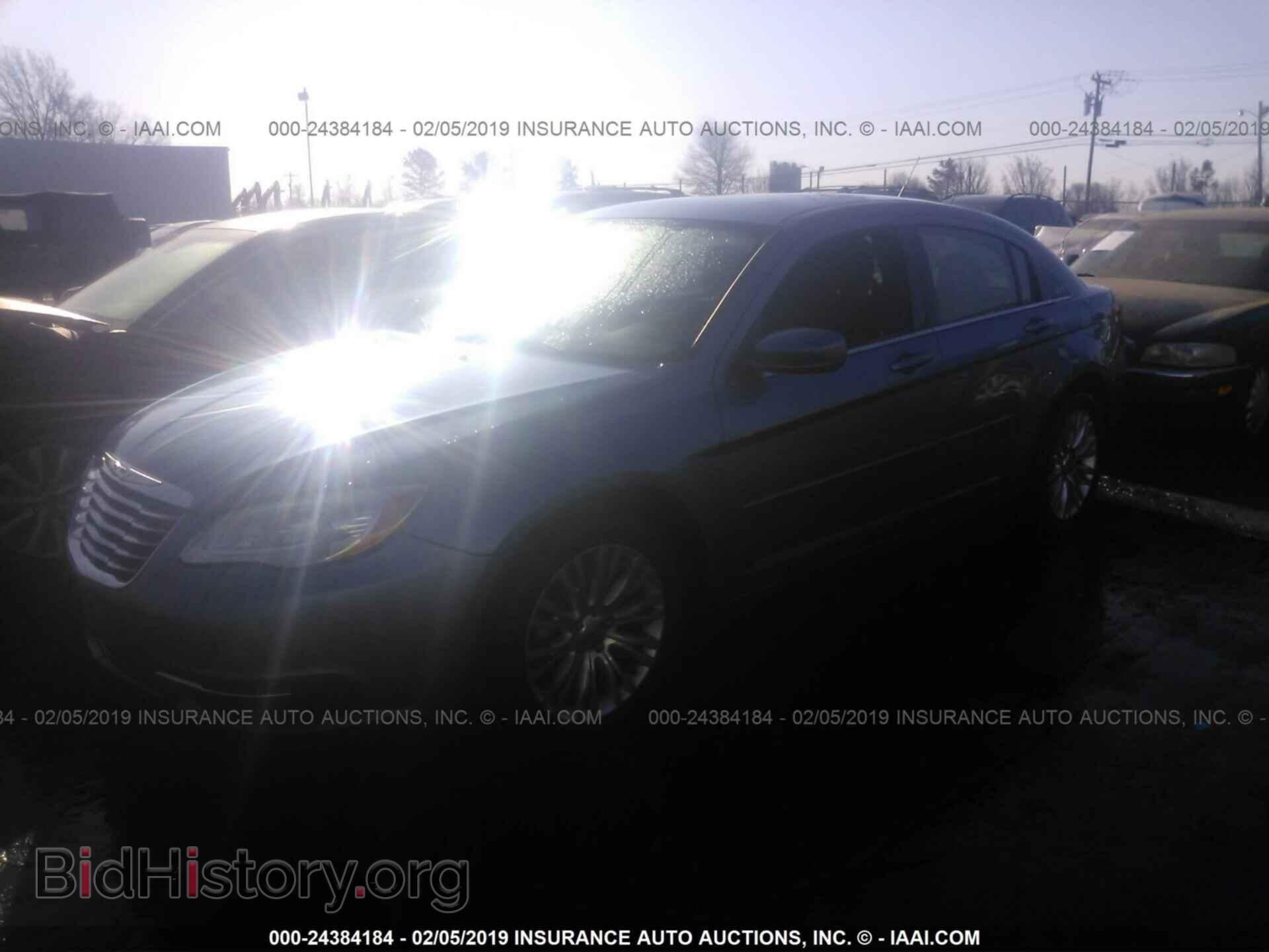 2011 CHRYSLER 200 - VIN: 1C3BC1FG7BN539283 - Фото 2