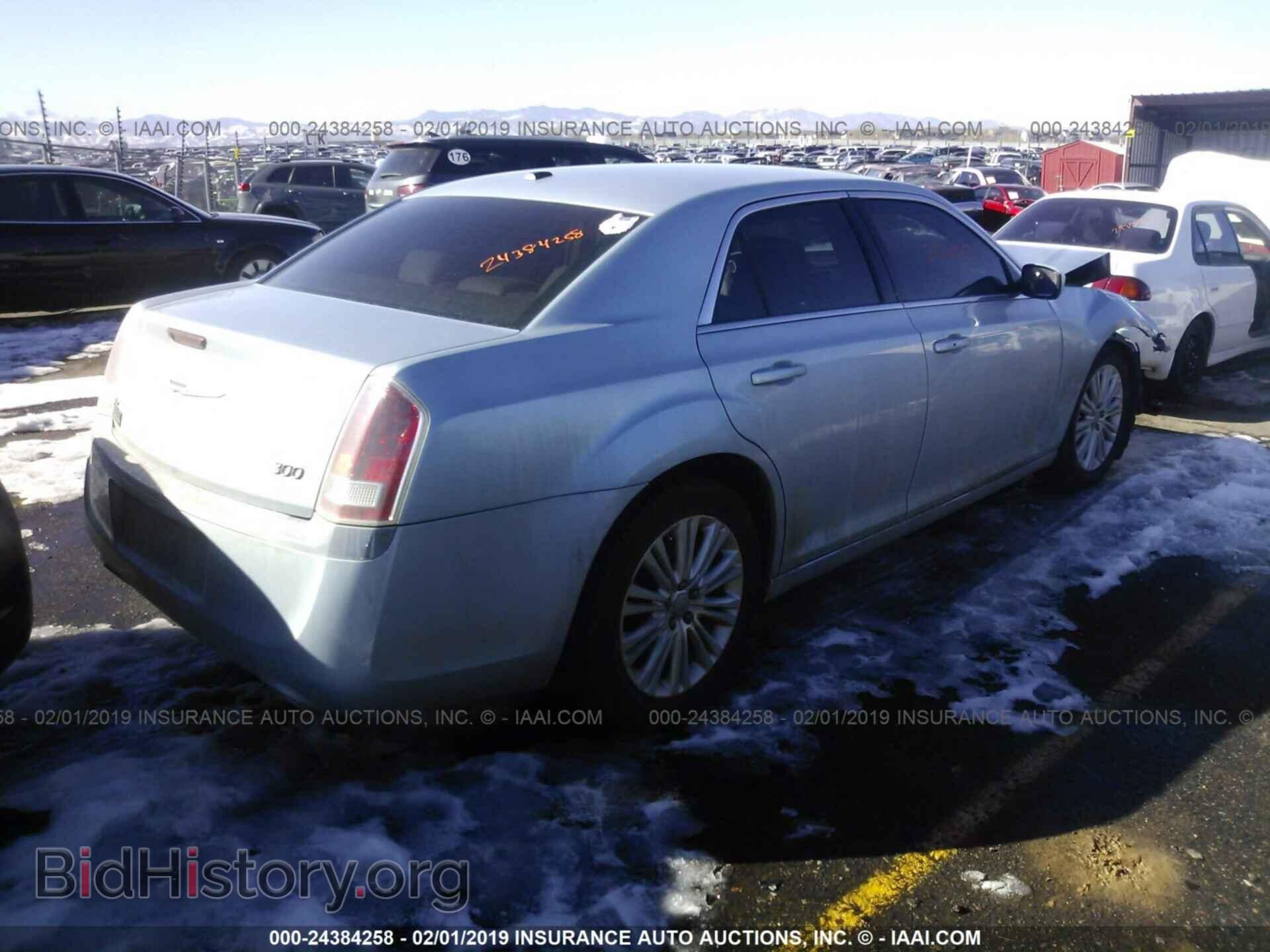 2013 CHRYSLER 300 - VIN: 2C3CCARG7DH659841 - Фото 4