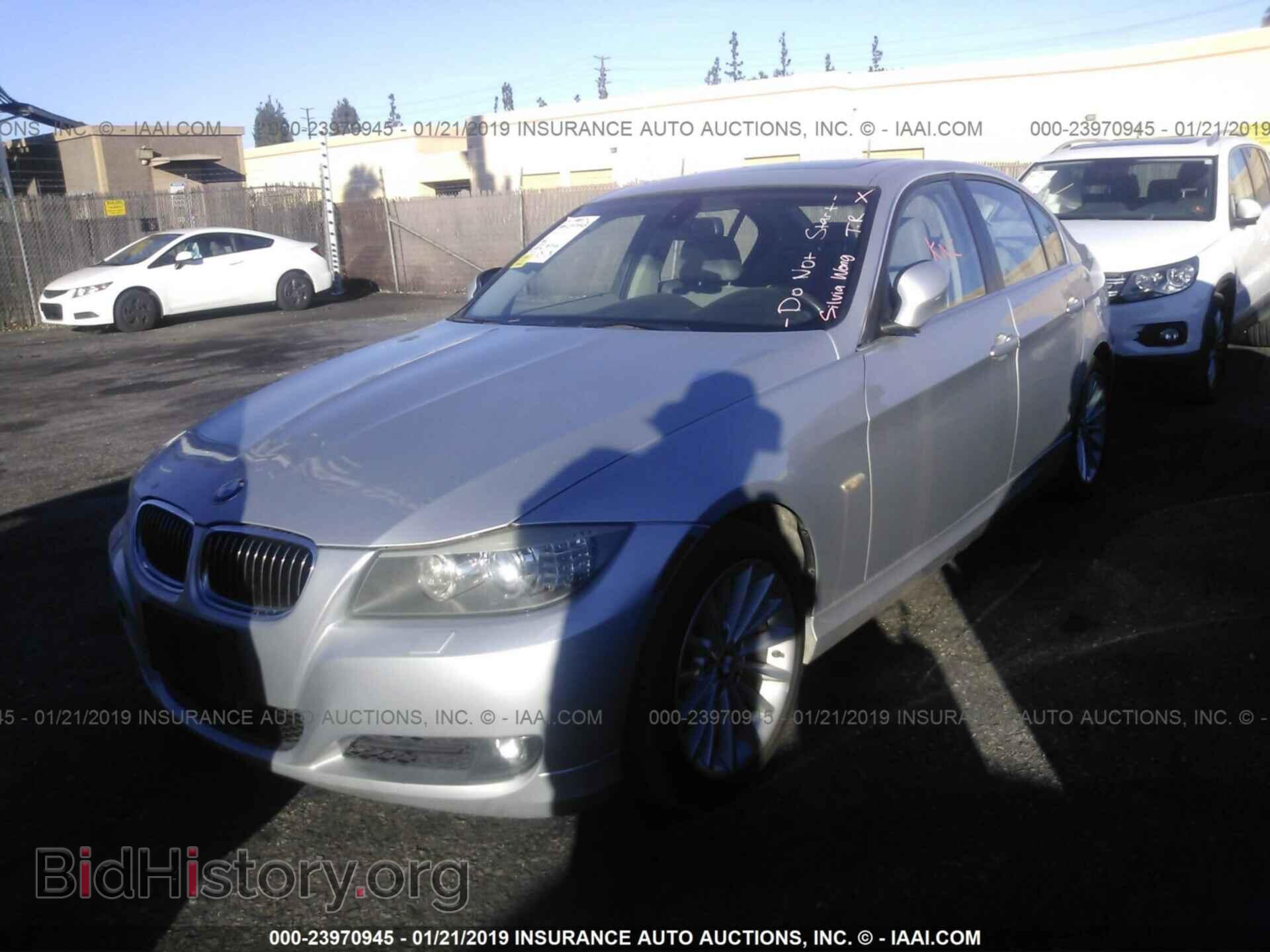 2011 BMW 335 - VIN: WBAPN7C52BA782330 - Фото 2