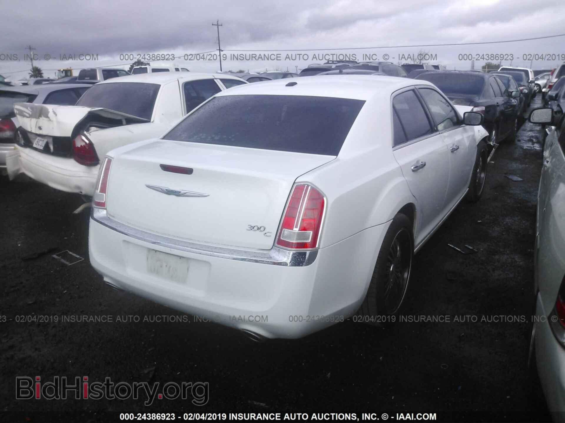 2014 CHRYSLER 300C - VIN: 2C3CCAEG0EH372896 - Фото 4
