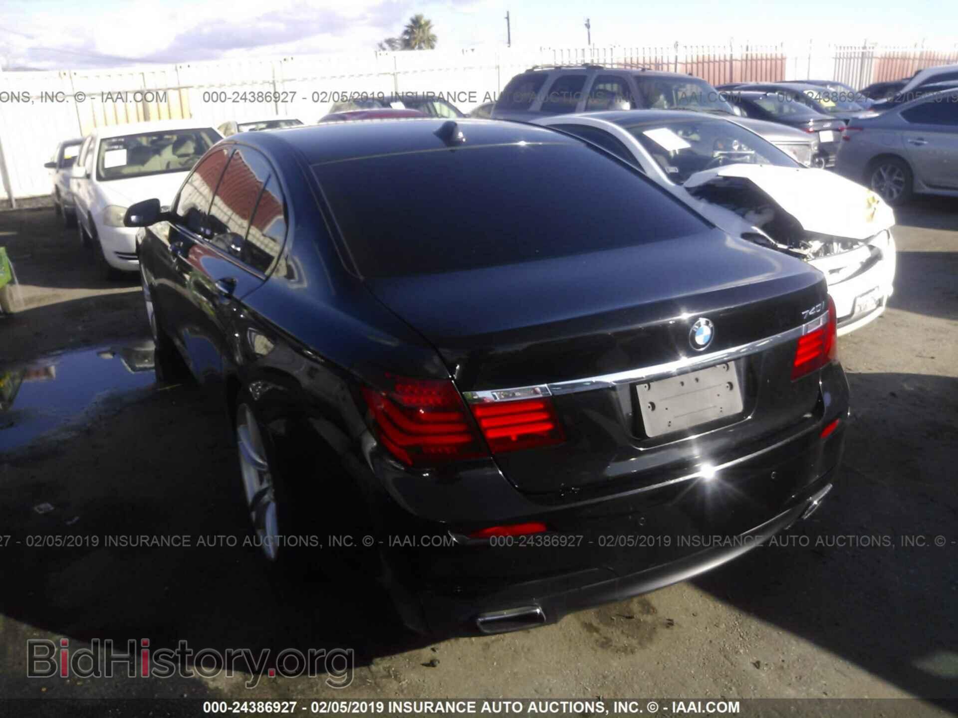 2013 BMW 740 - VIN: WBAYA6C56DC995380 - Фото 3