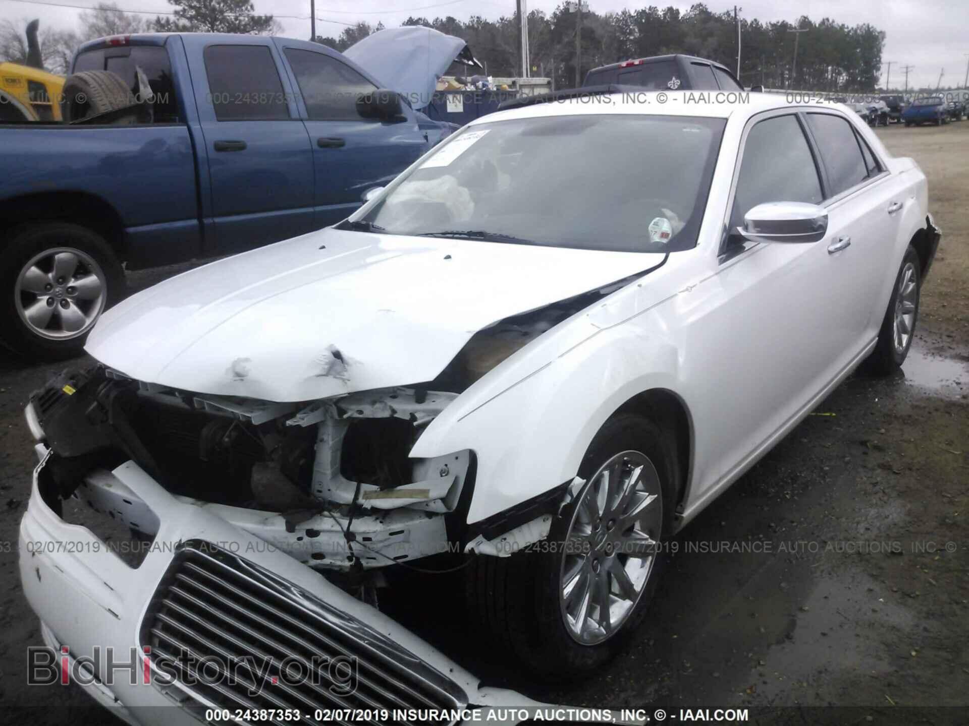 2012 CHRYSLER 300 - VIN: 2C3CCACG2CH222899 - Фото 2