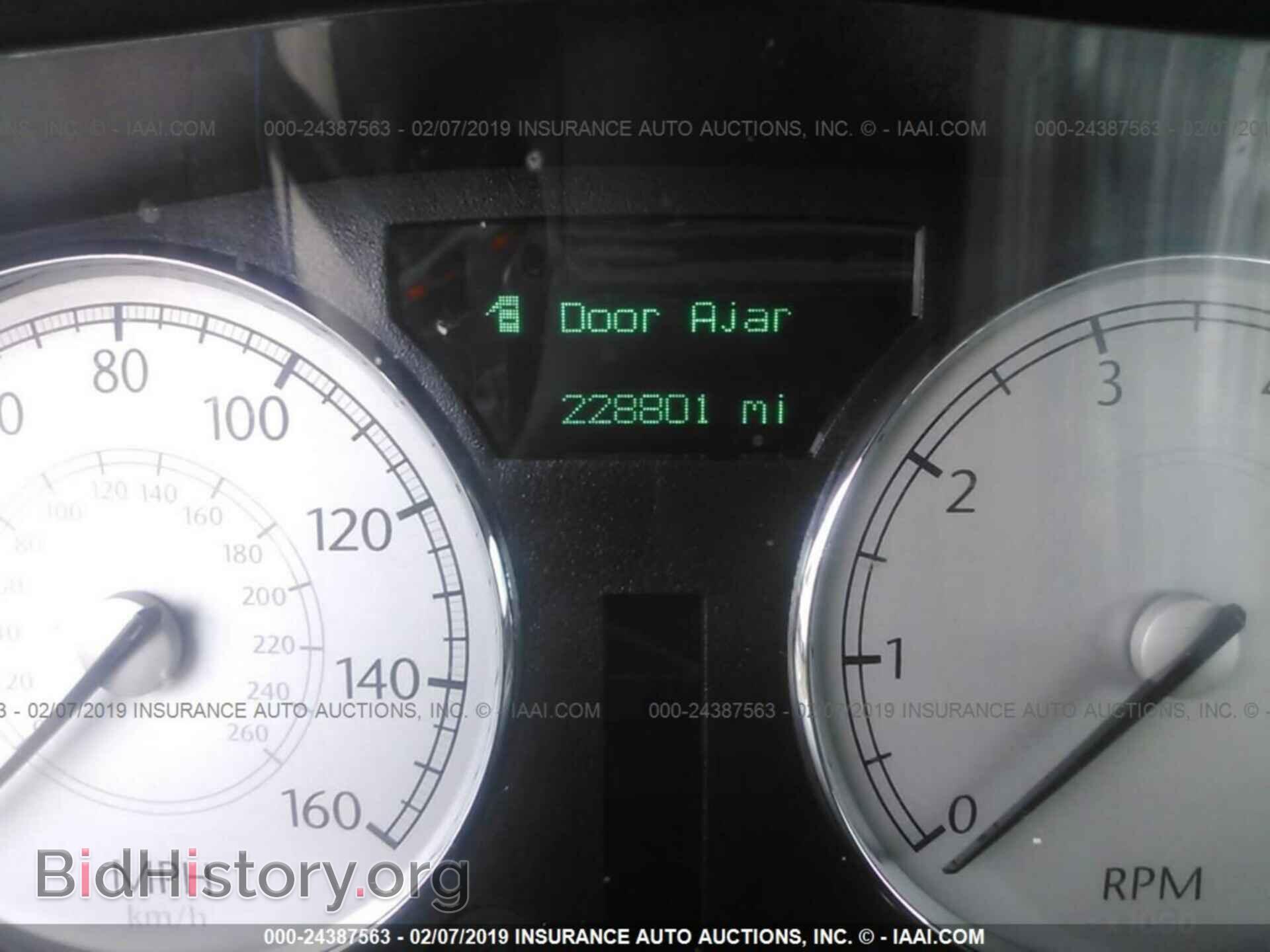 2005 CHRYSLER 300C - VIN: 2C3JA63H95H573069 - Фото 7